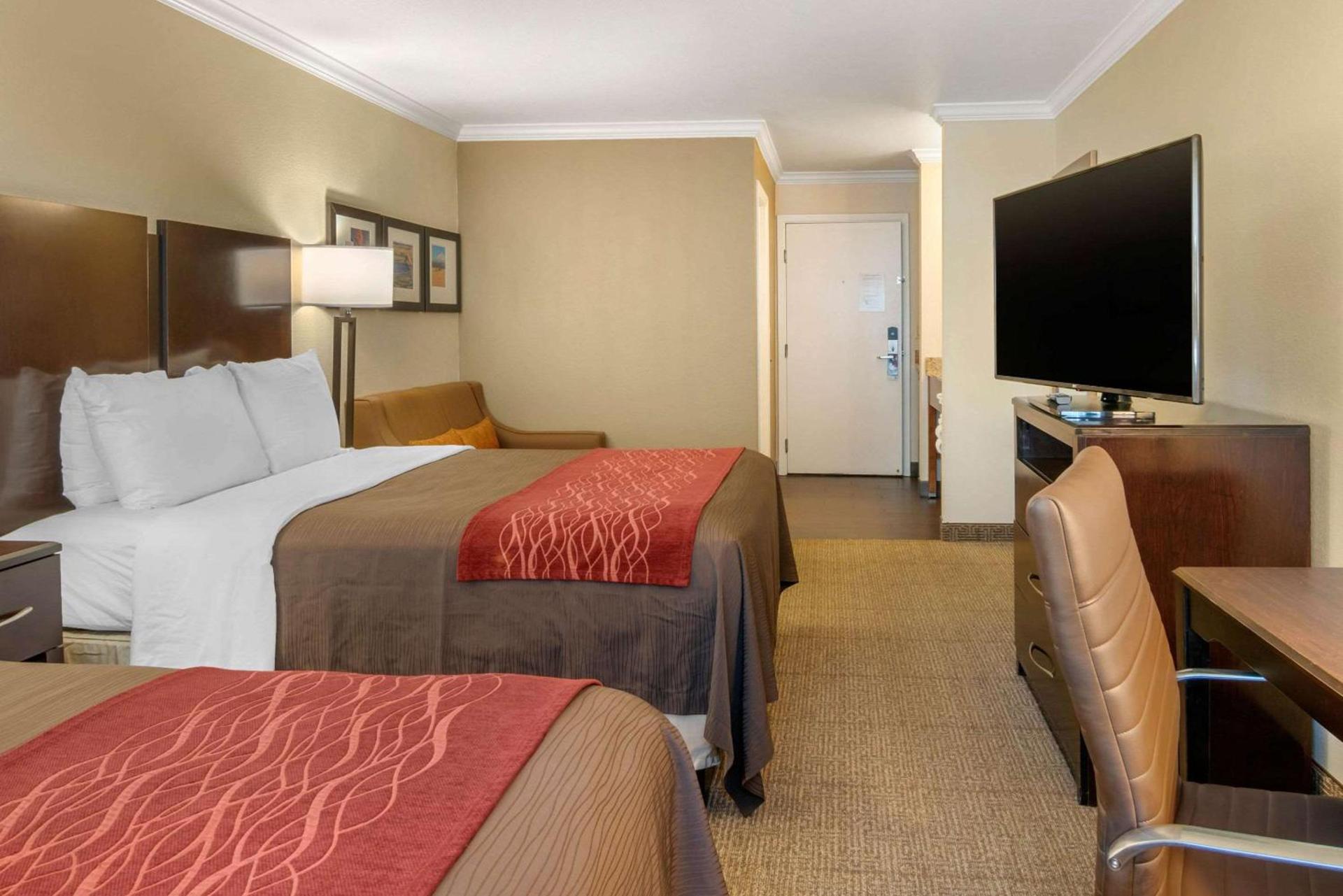 Comfort Inn Columbia Gorge photo 11