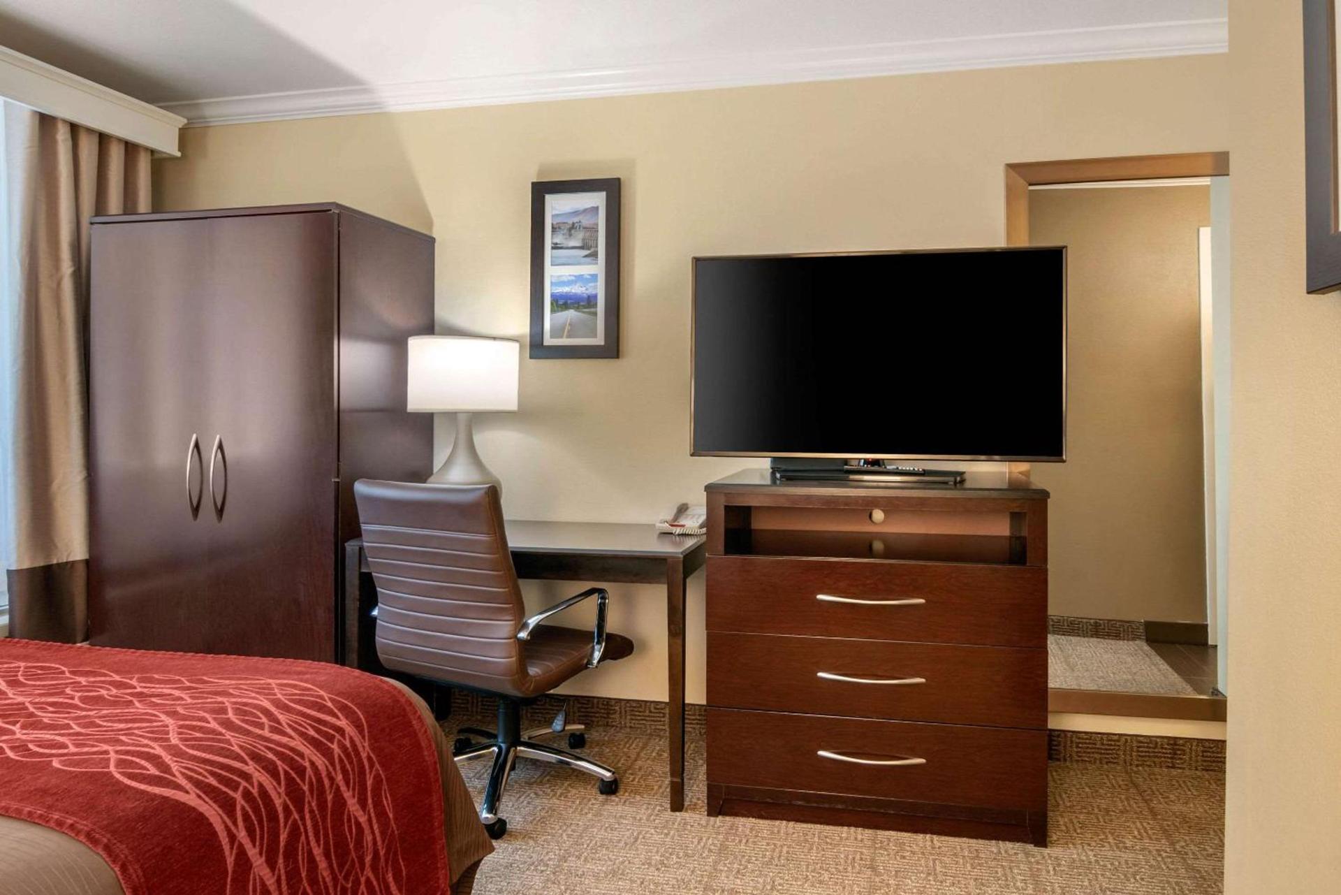 Comfort Inn Columbia Gorge photo 8