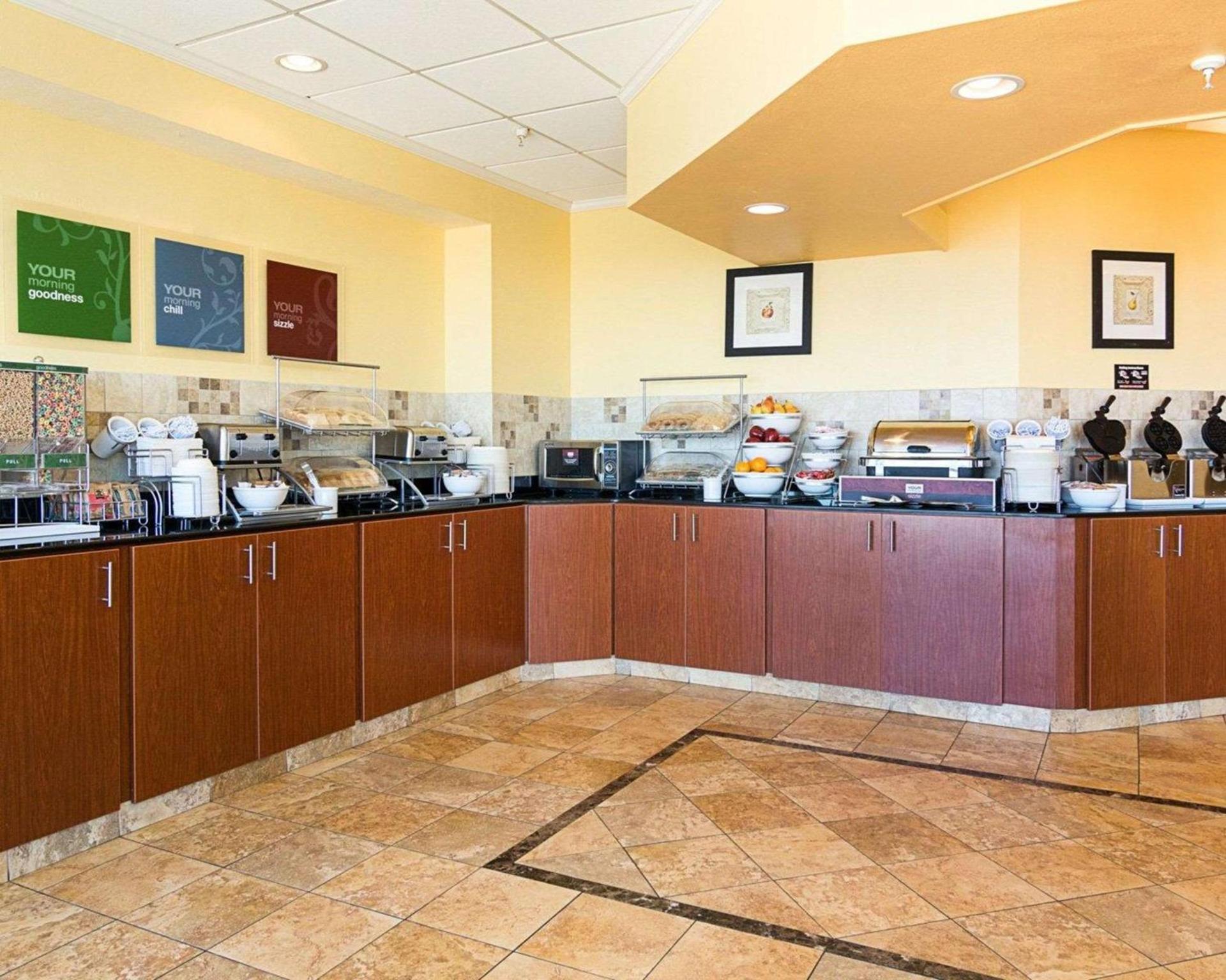 Comfort Suites Beachfront photo 26