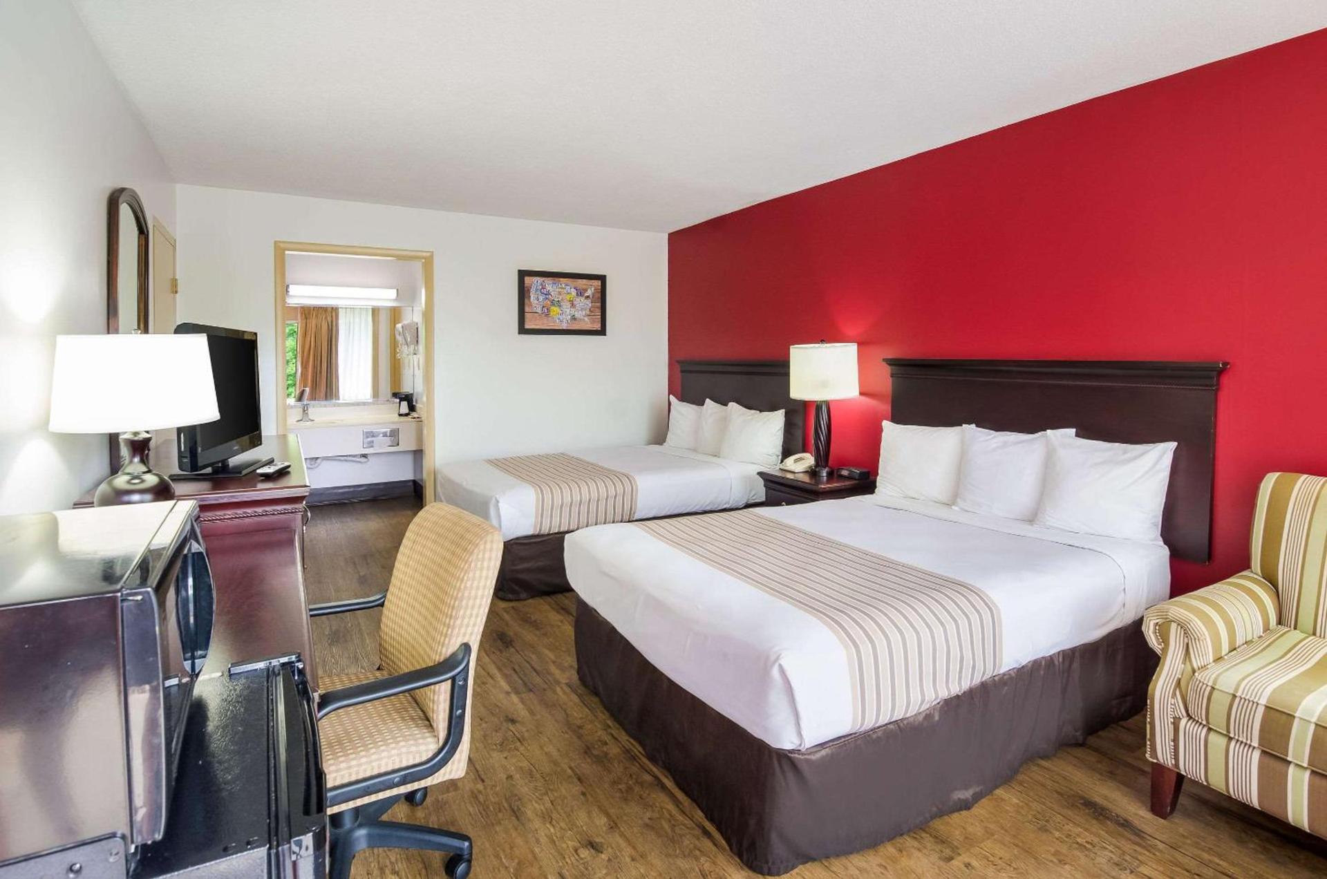 Econo Lodge Marion I-81 photo 29