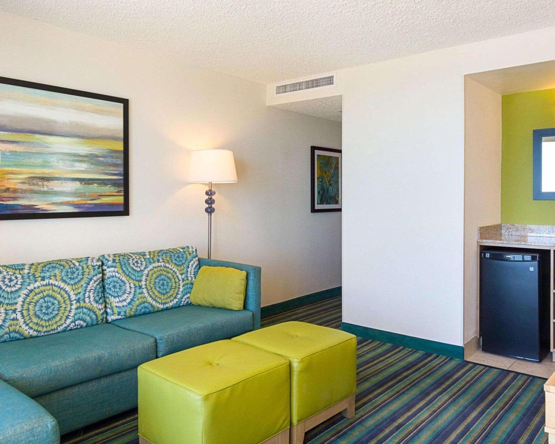 Comfort Suites Beachfront photo 11