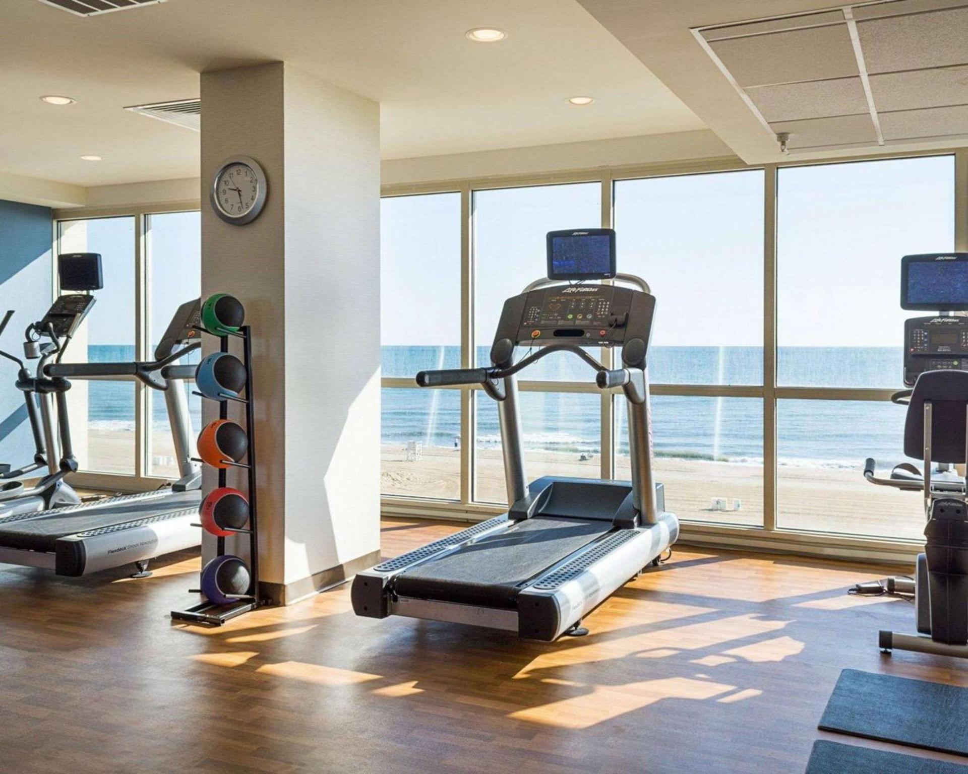 Comfort Suites Beachfront photo 16