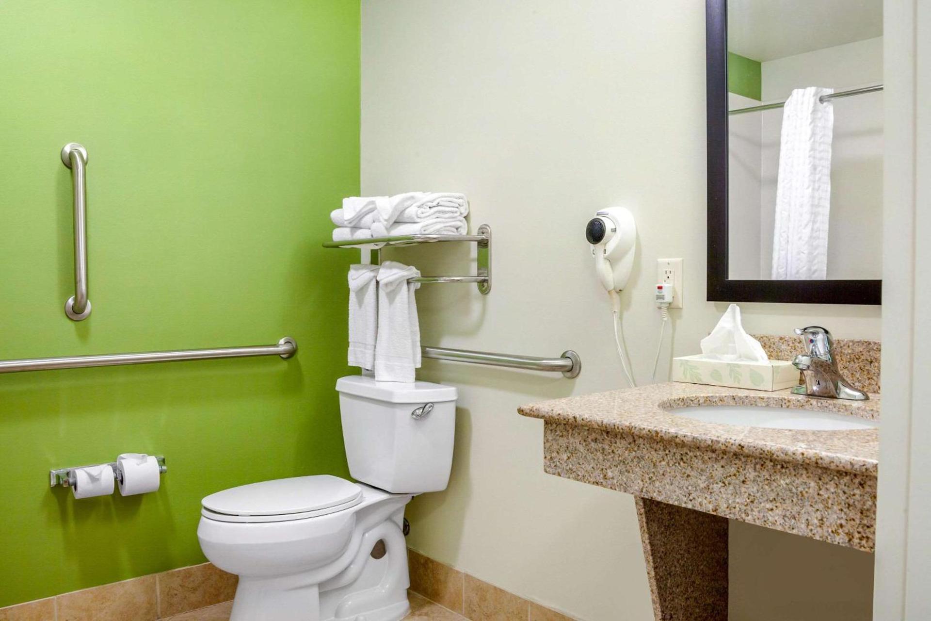 Sleep Inn & Suites Milwaukee Airport photo 12