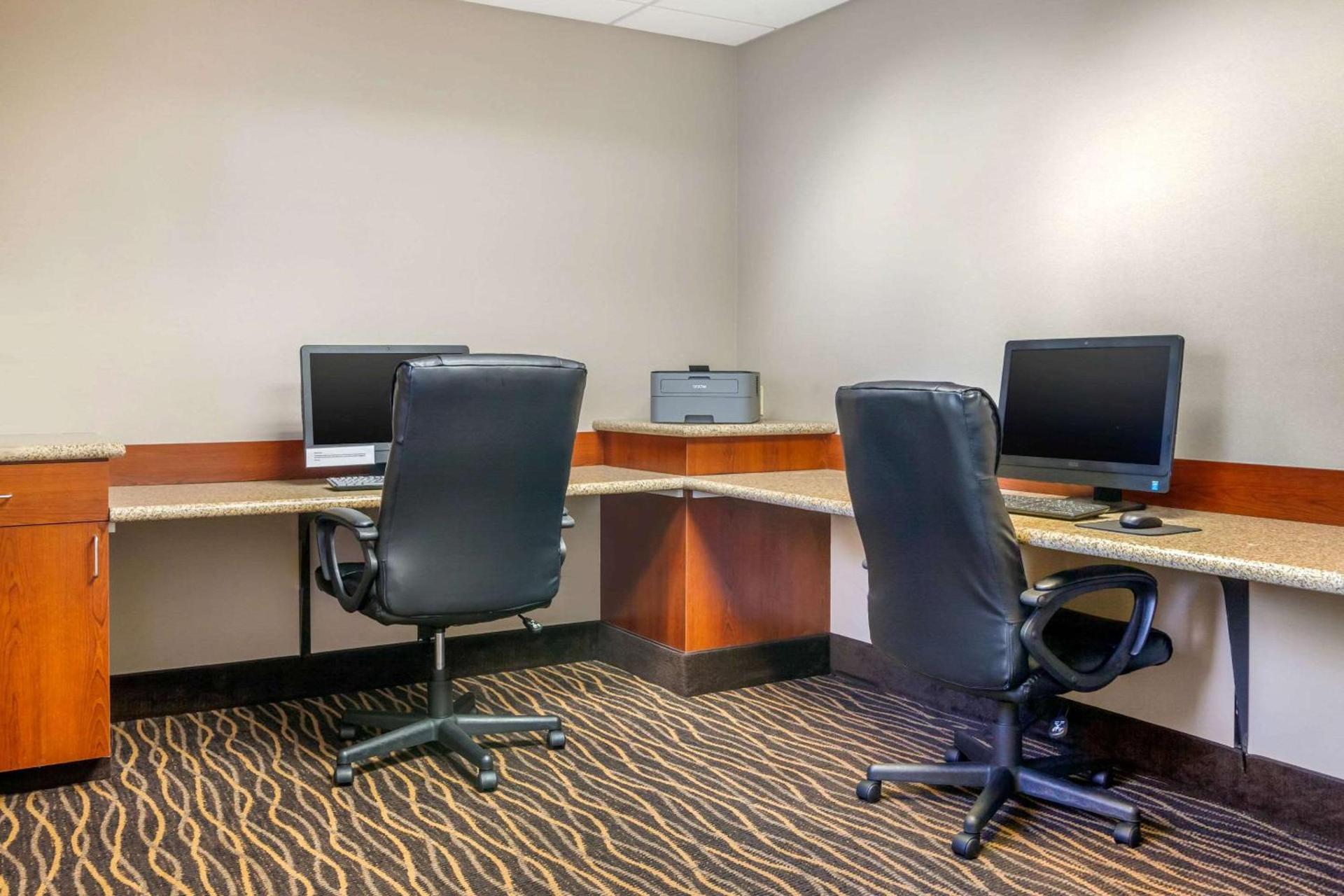 Sleep Inn & Suites Milwaukee Airport photo 22