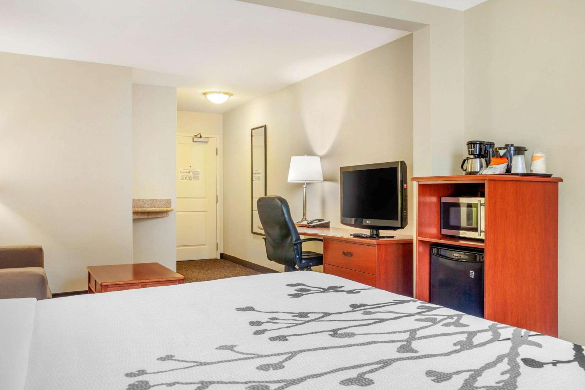 Sleep Inn & Suites Milwaukee Airport photo 4