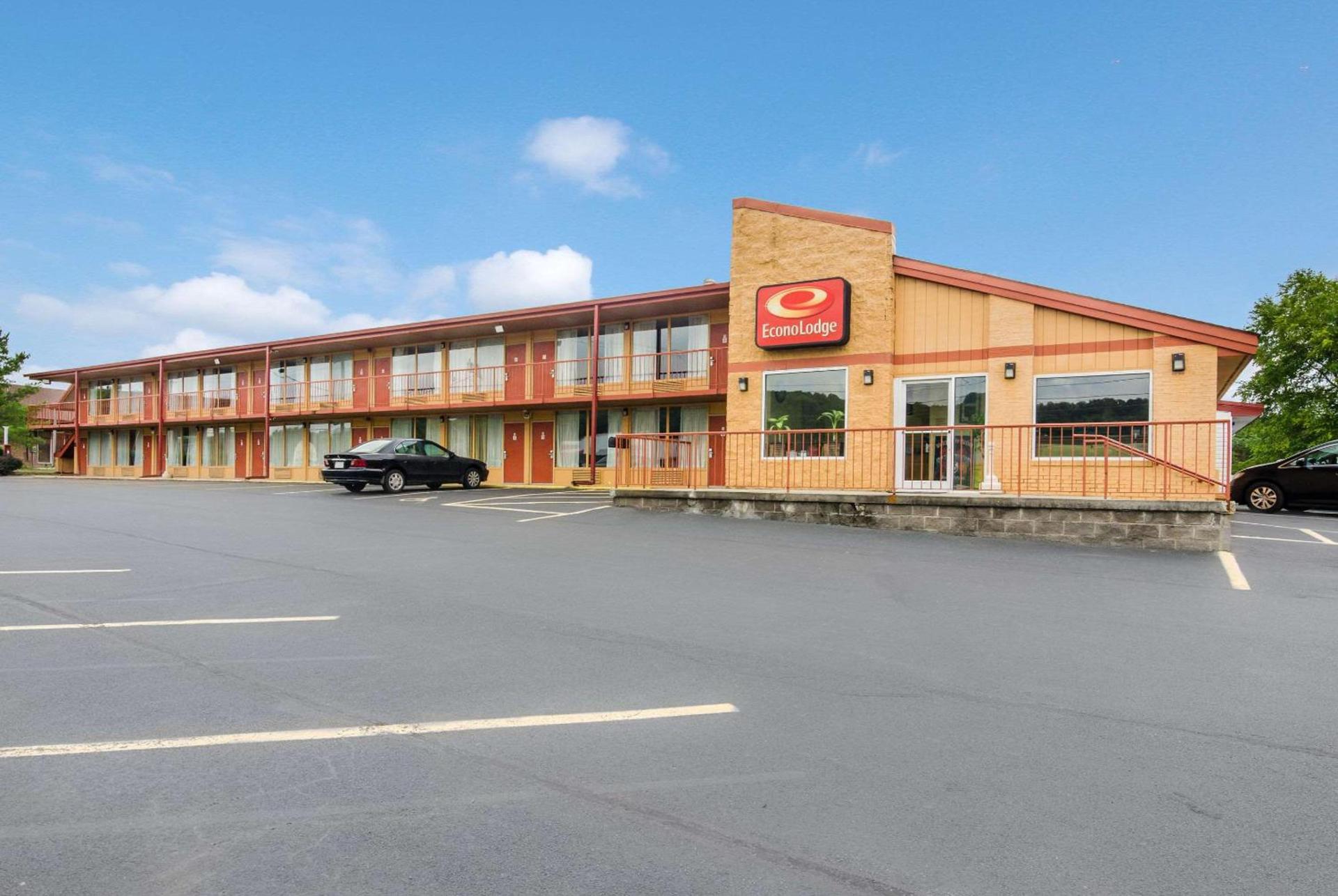 Econo Lodge Marion I-81 photo 1