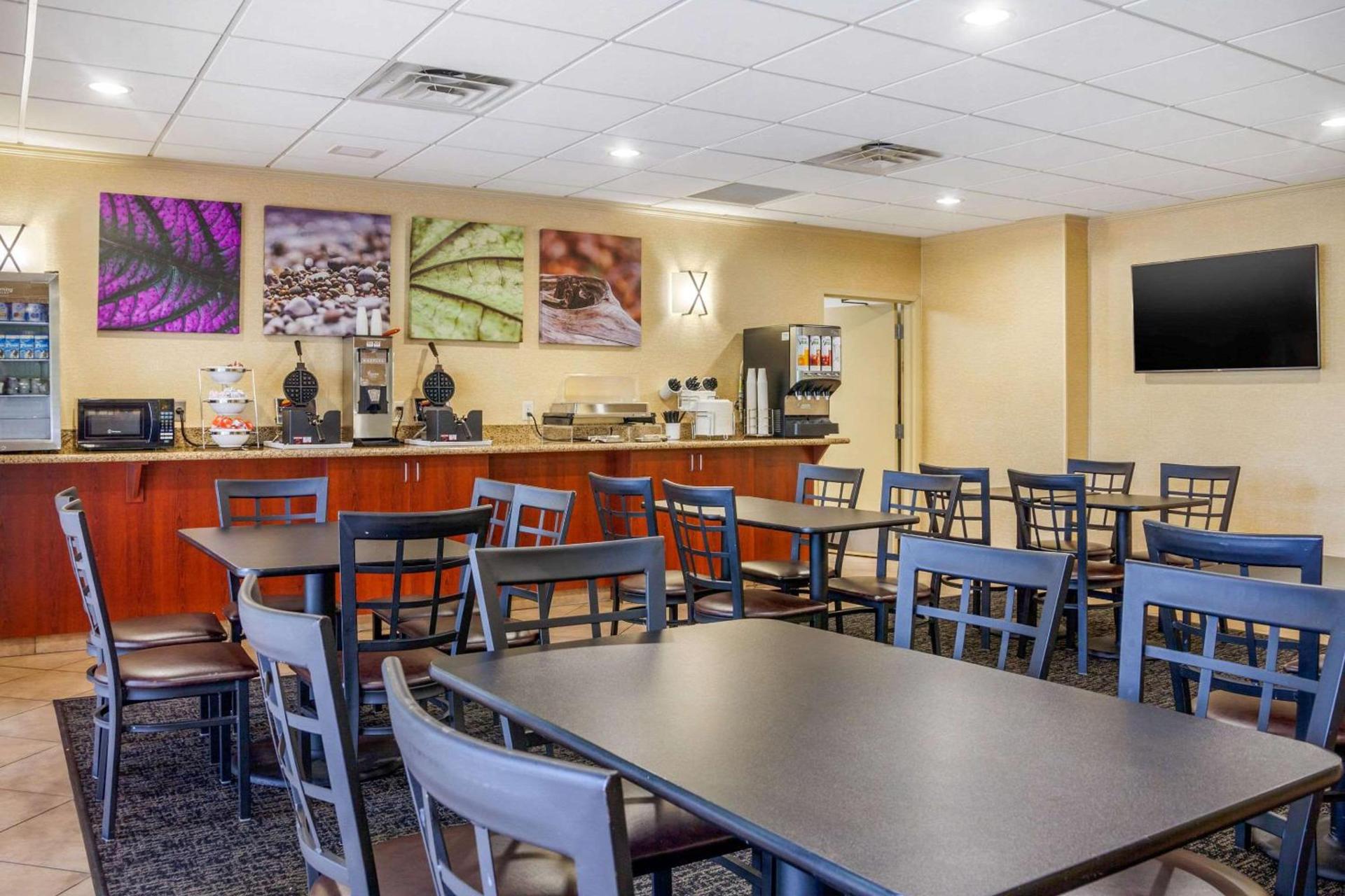 Sleep Inn & Suites Milwaukee Airport photo 24