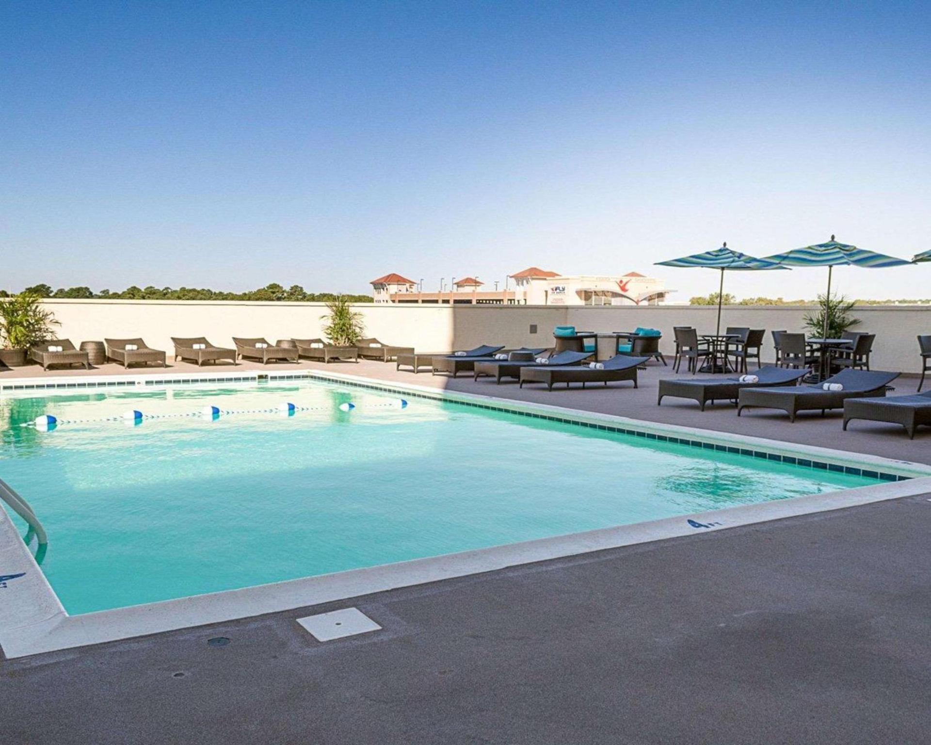 Comfort Suites Beachfront photo 13