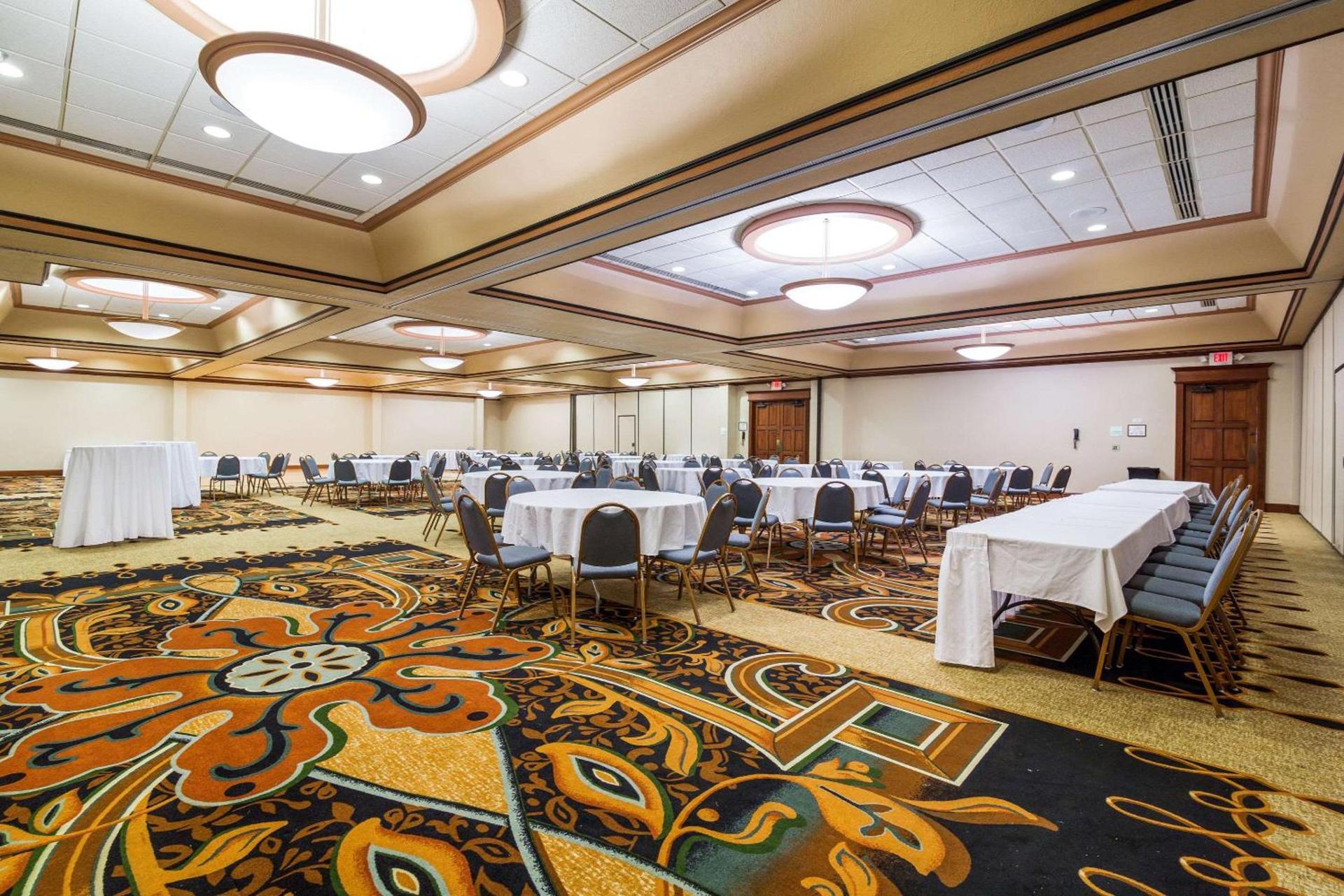 Clarion Hotel Convention Center photo 50