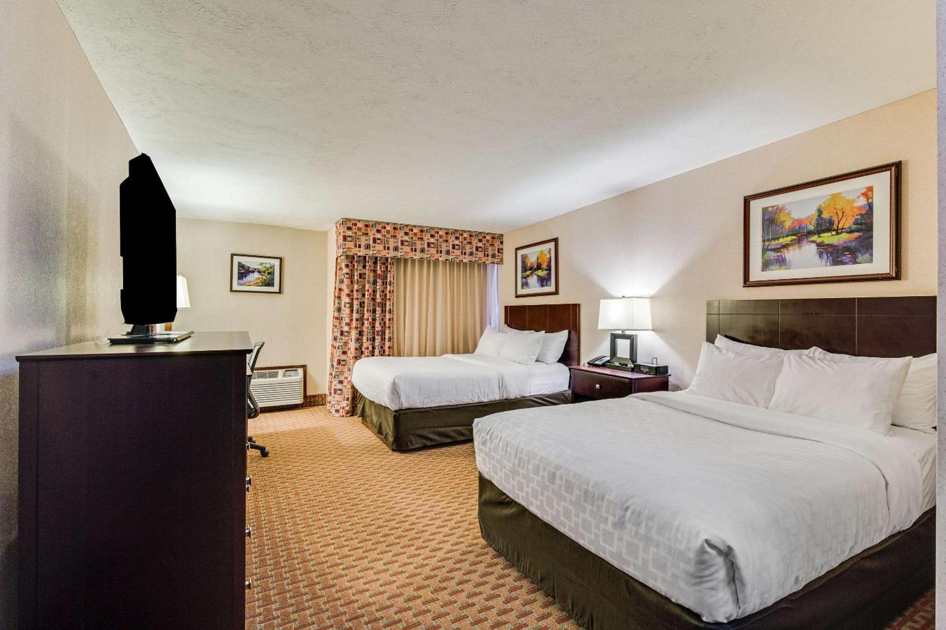 Clarion Hotel Convention Center photo 14