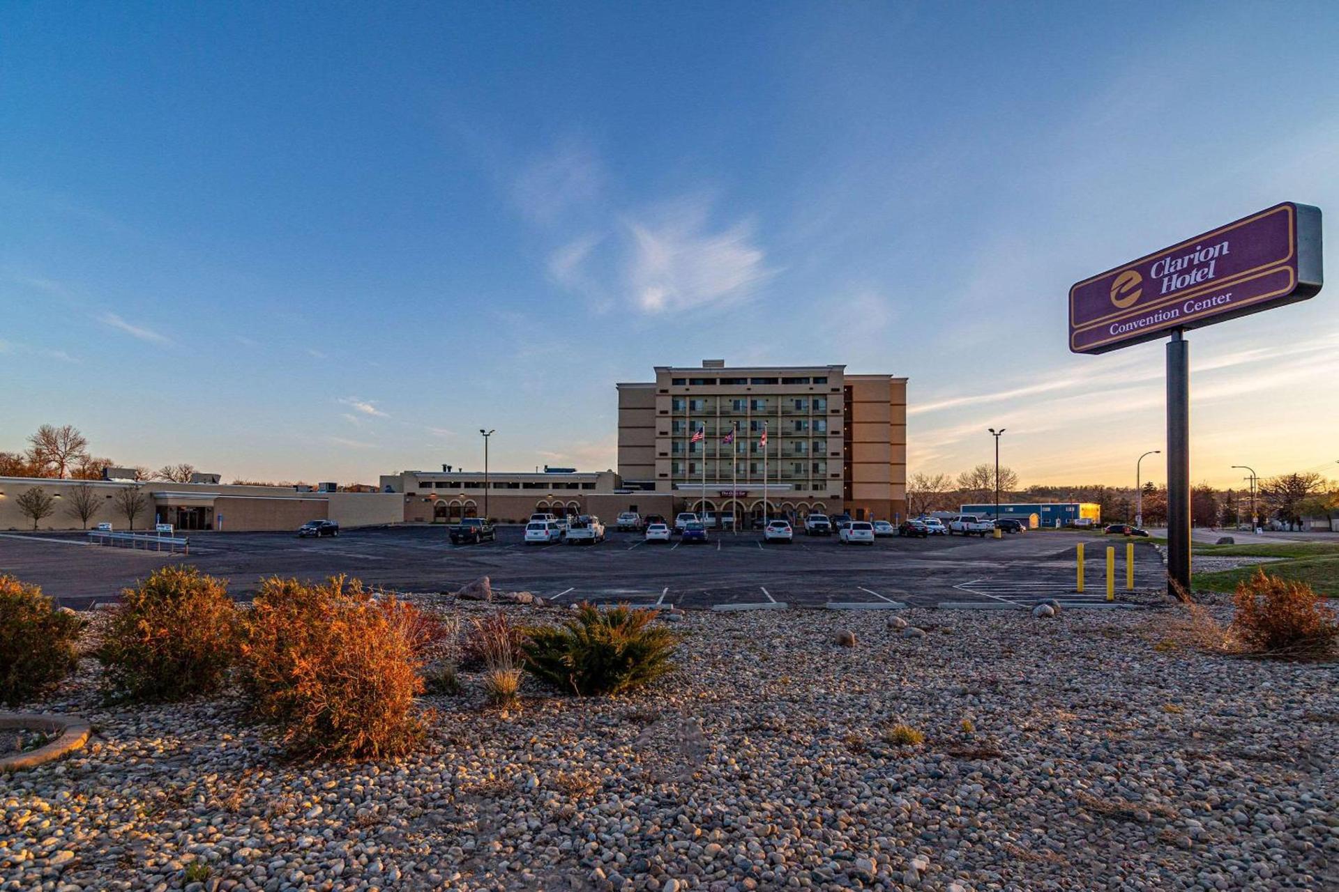 Clarion Hotel Convention Center photo 2