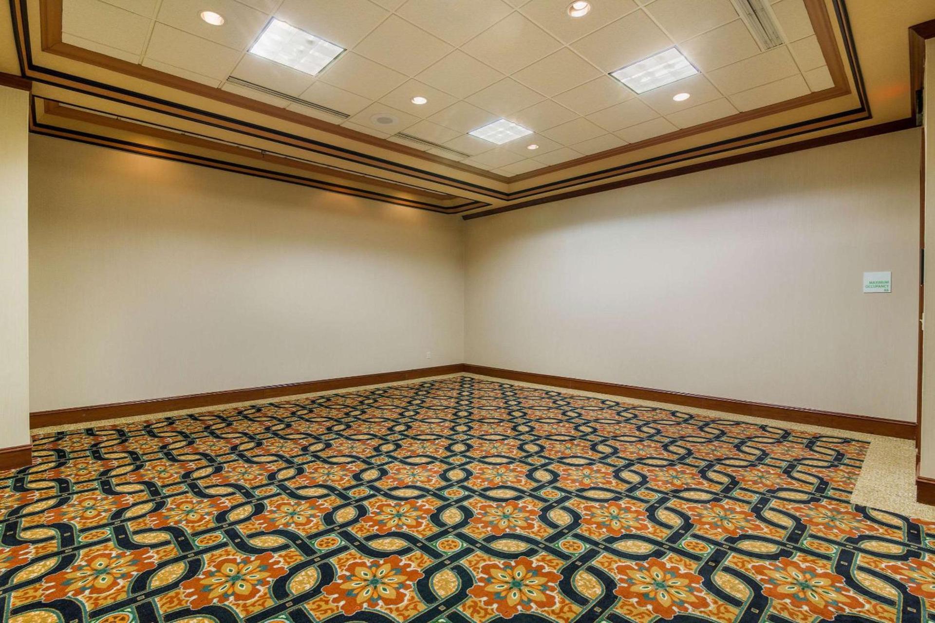 Clarion Hotel Convention Center photo 52