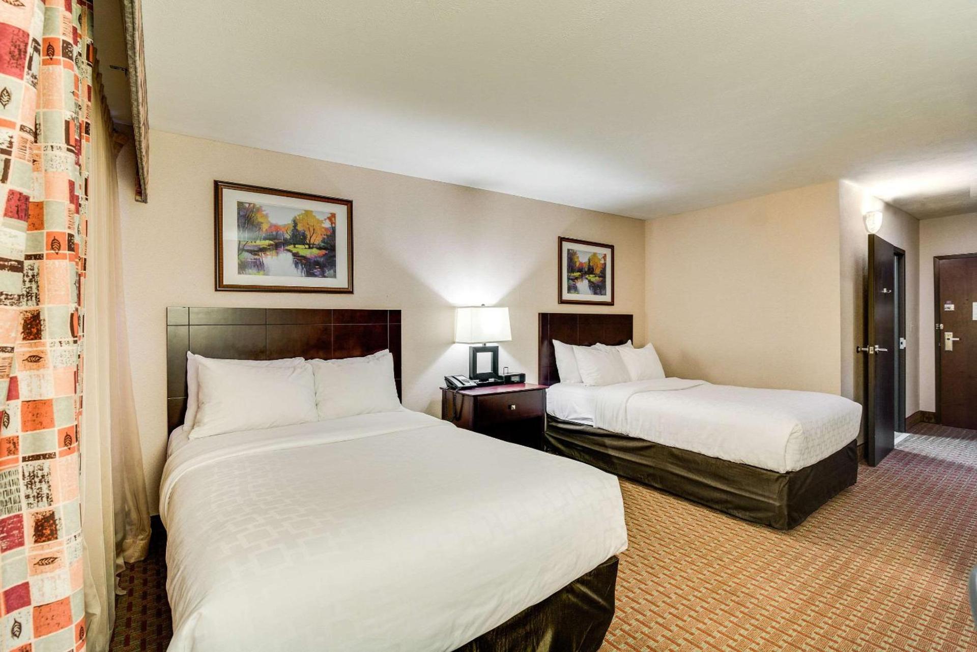 Clarion Hotel Convention Center photo 13