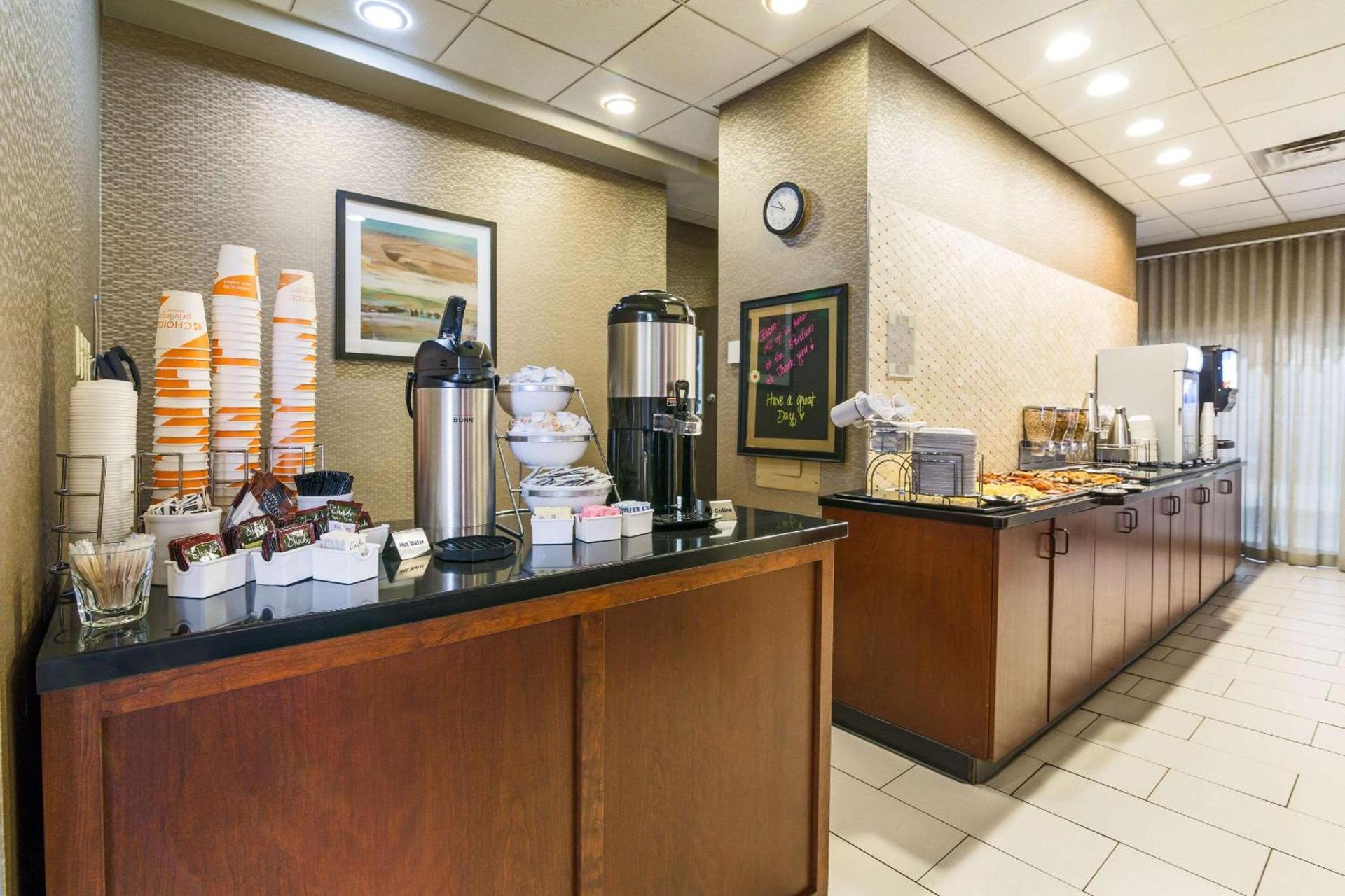 Clarion Hotel Convention Center photo 58