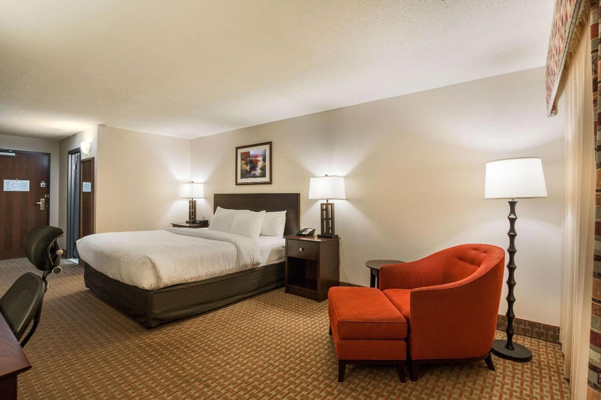Clarion Hotel Convention Center photo 26