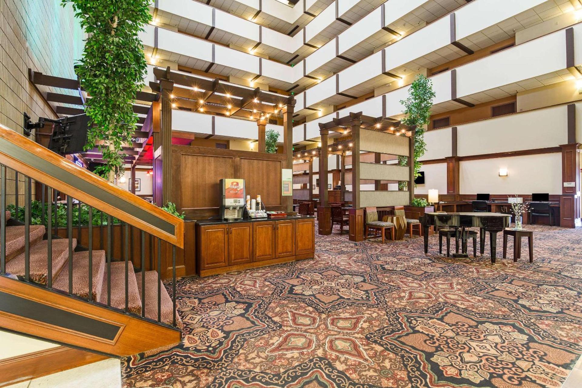 Clarion Hotel Convention Center photo 43