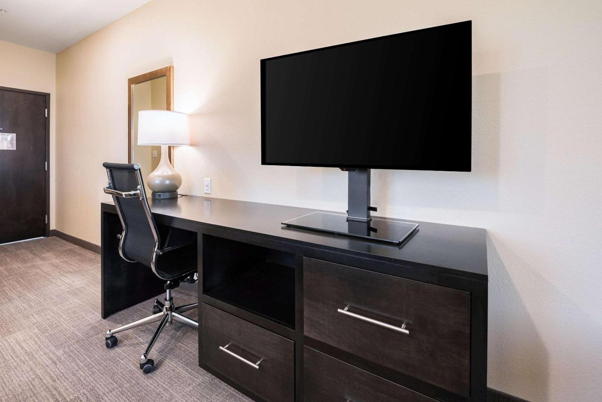 Comfort Suites Marysville Columbus - Northwest photo 33