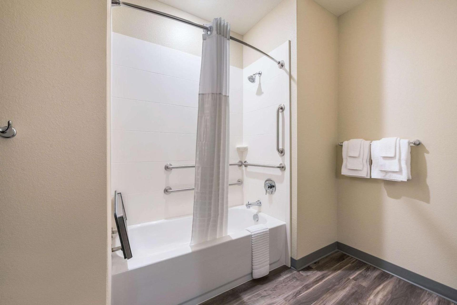 Comfort Suites Marysville Columbus - Northwest photo 19