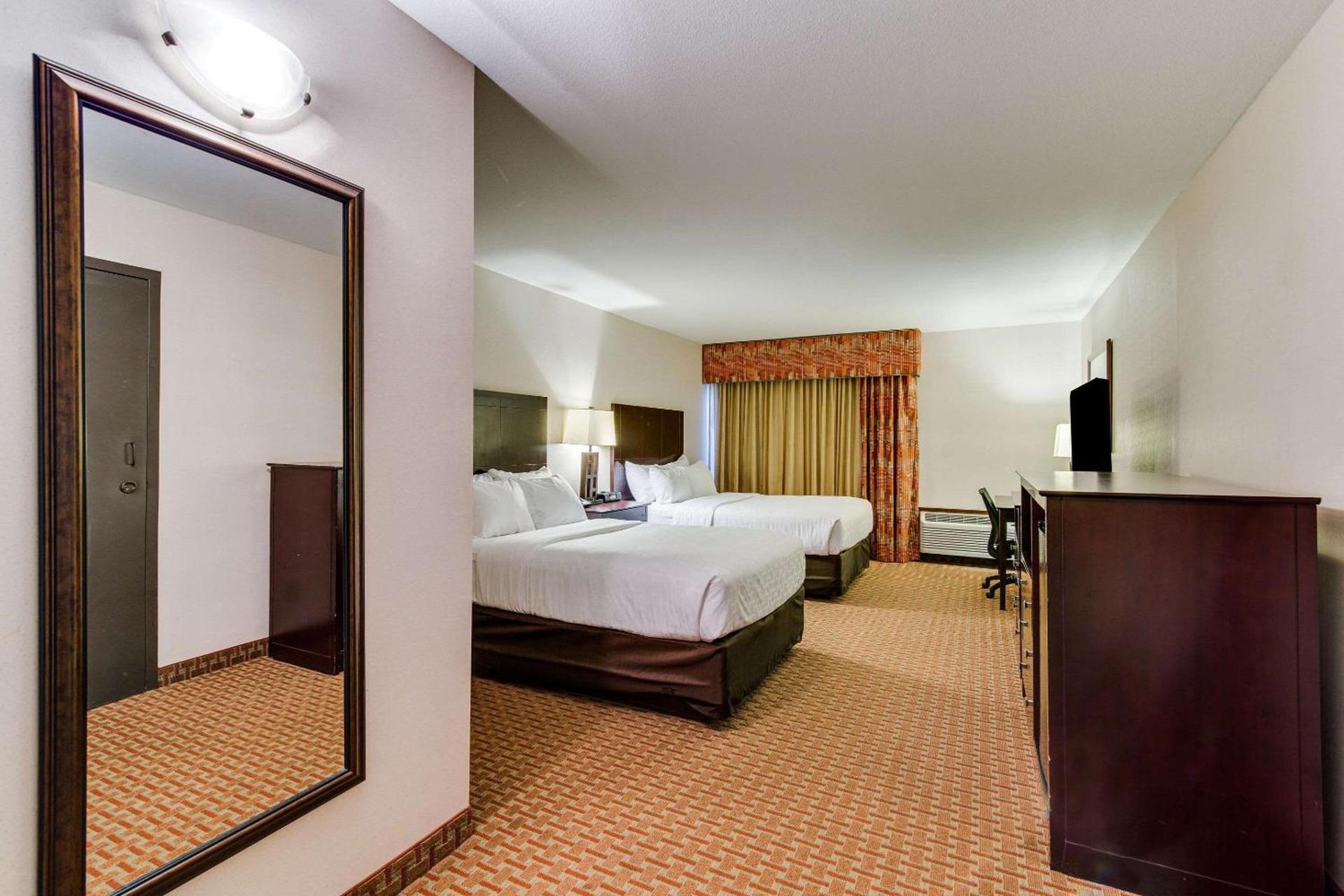 Clarion Hotel Convention Center photo 10