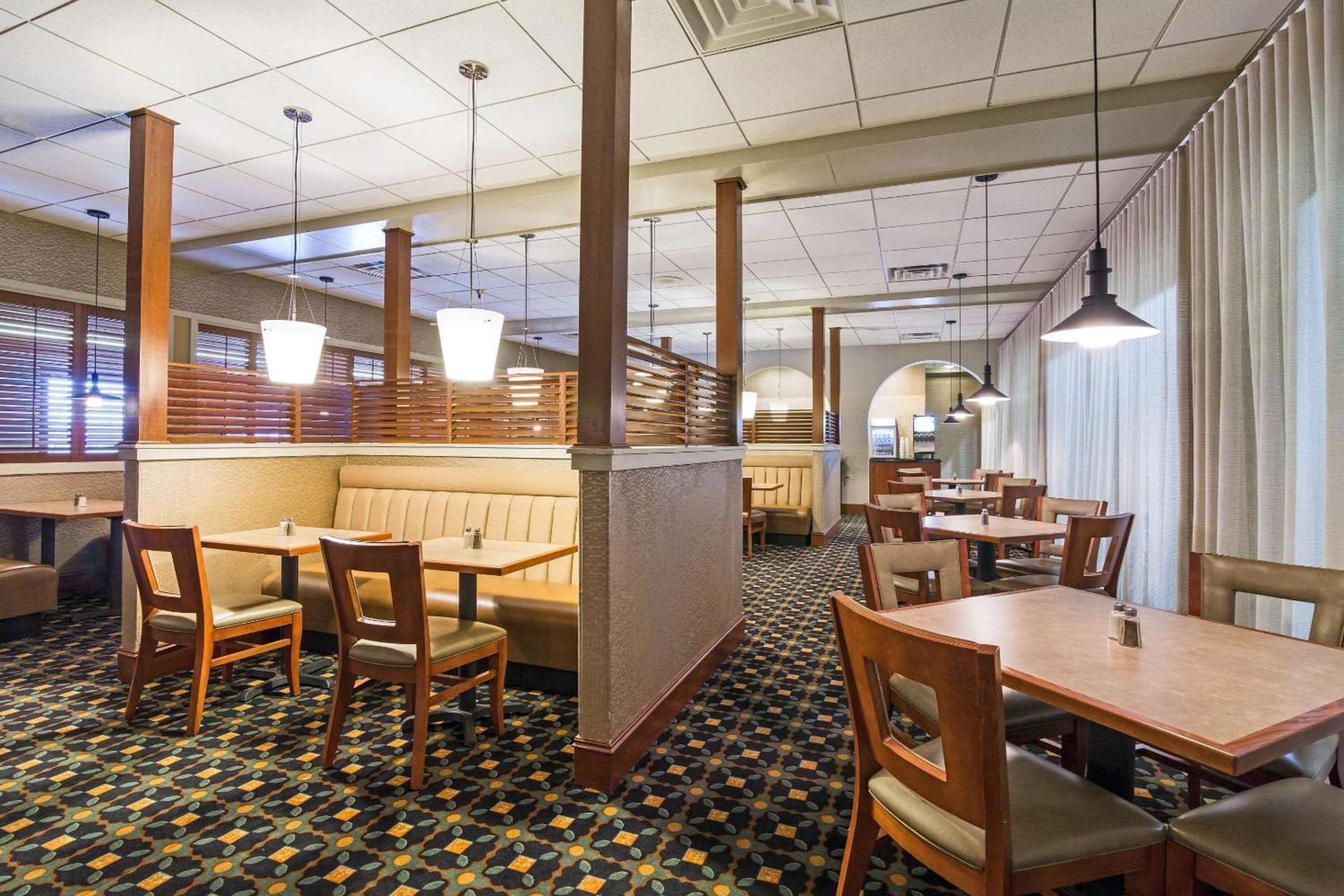 Clarion Hotel Convention Center photo 62