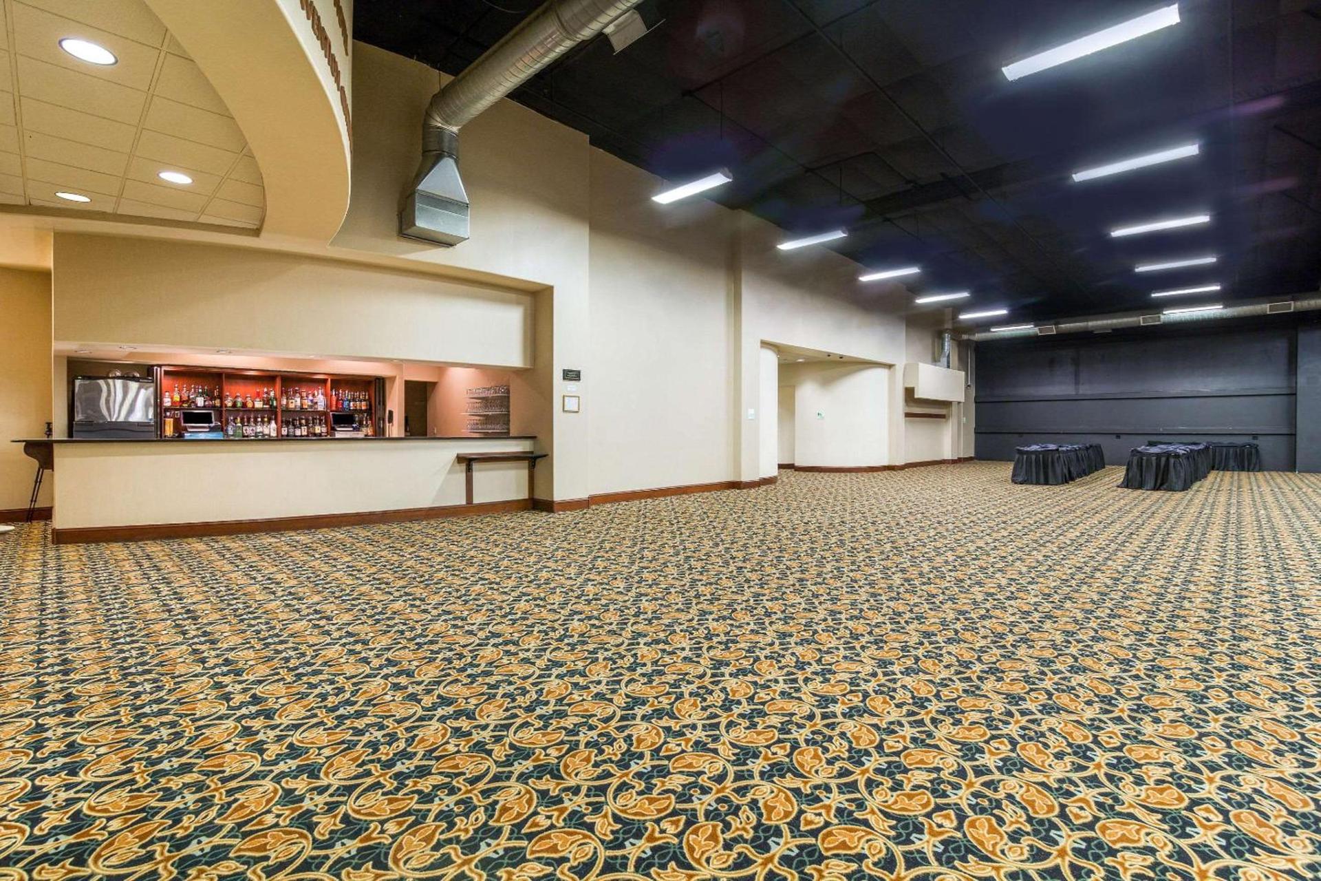 Clarion Hotel Convention Center photo 48