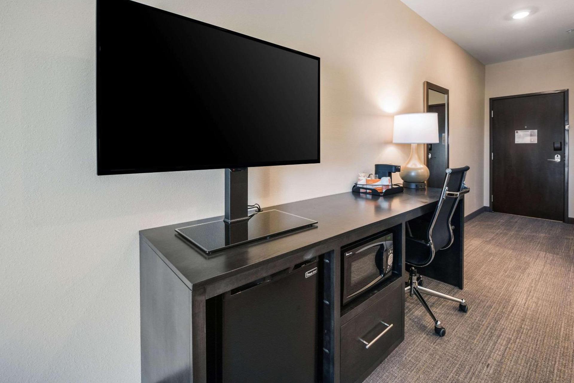 Comfort Suites Marysville Columbus - Northwest photo 25