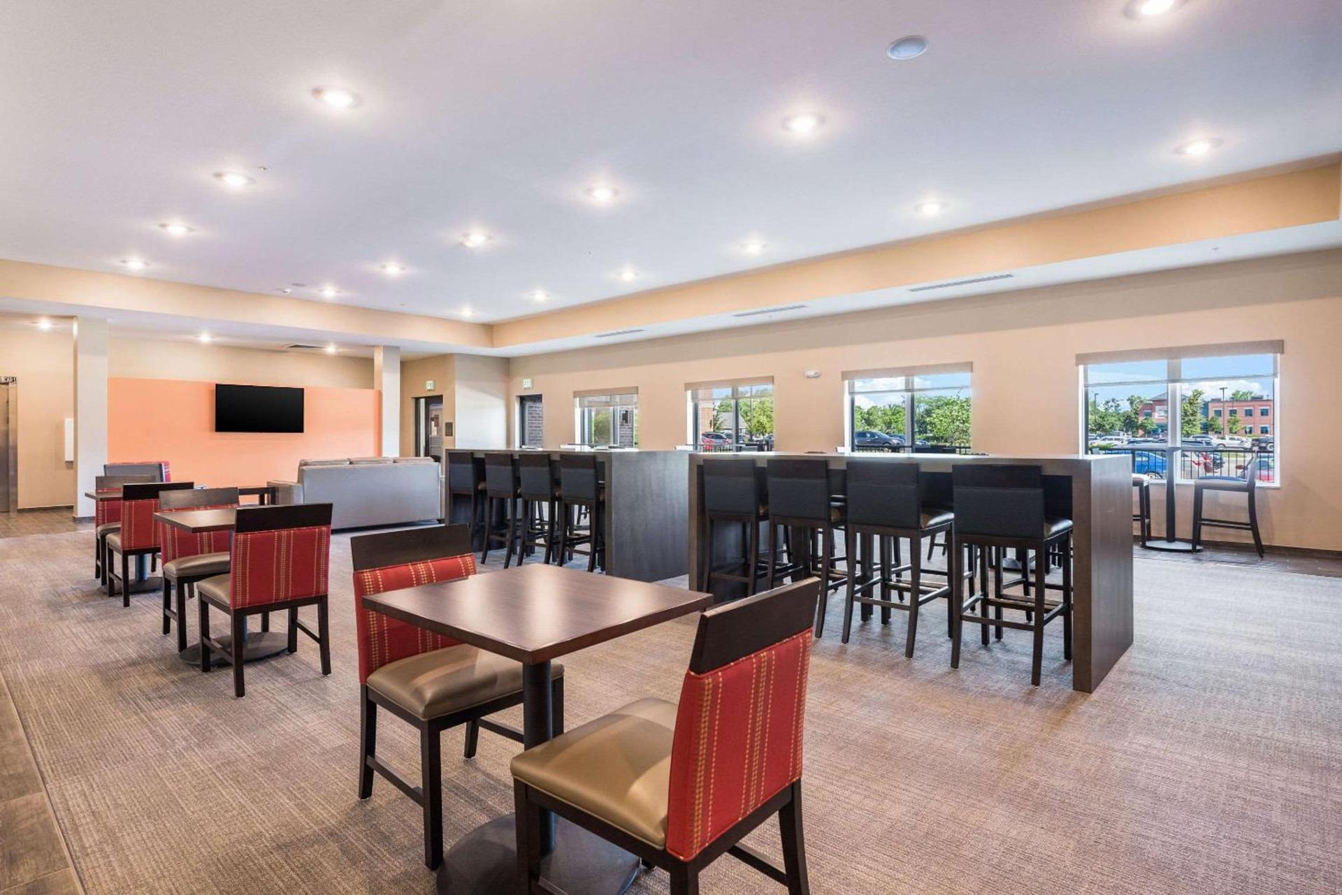 Comfort Suites Marysville Columbus - Northwest photo 53