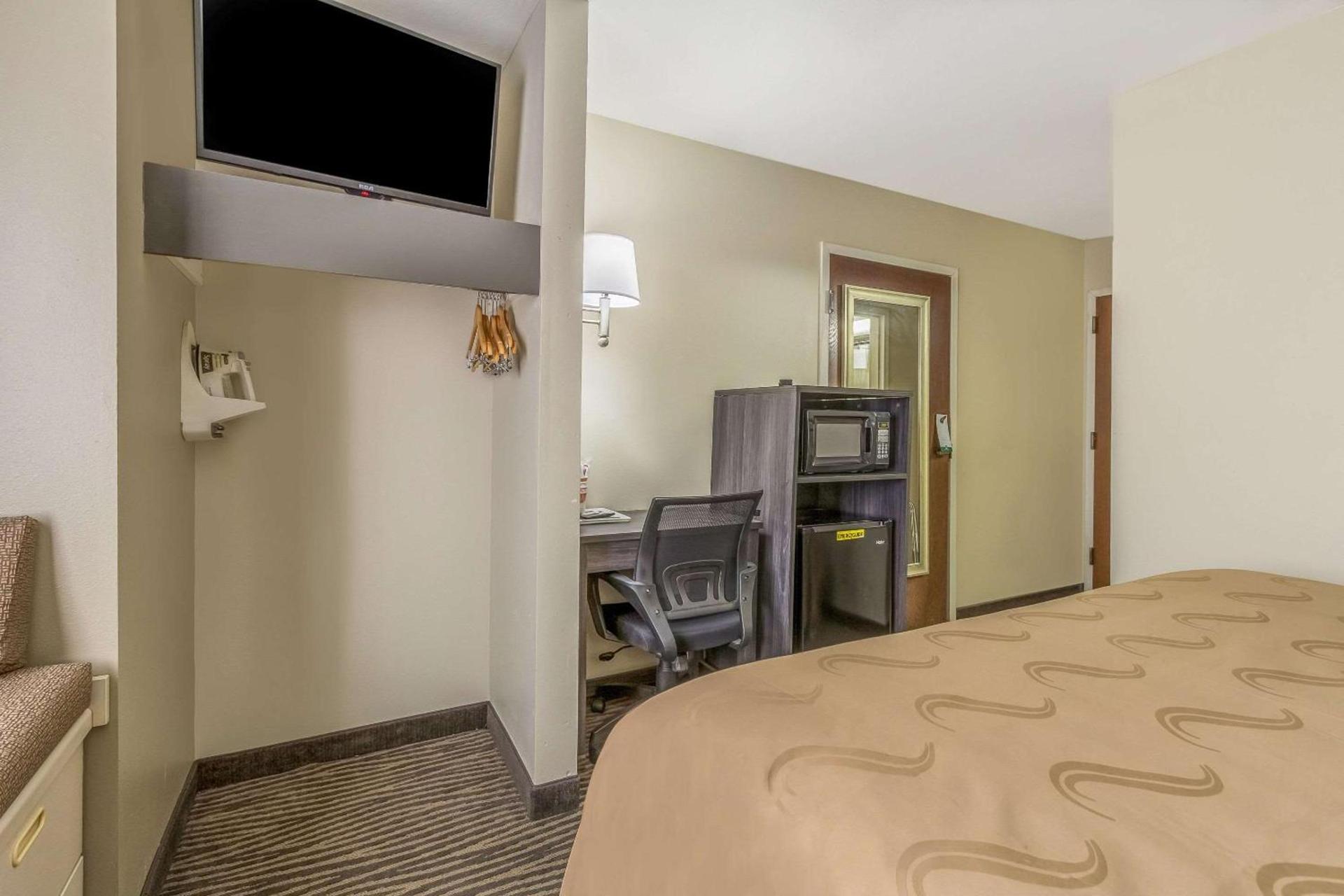 Quality Inn & Suites North Lima - Boardman photo 17
