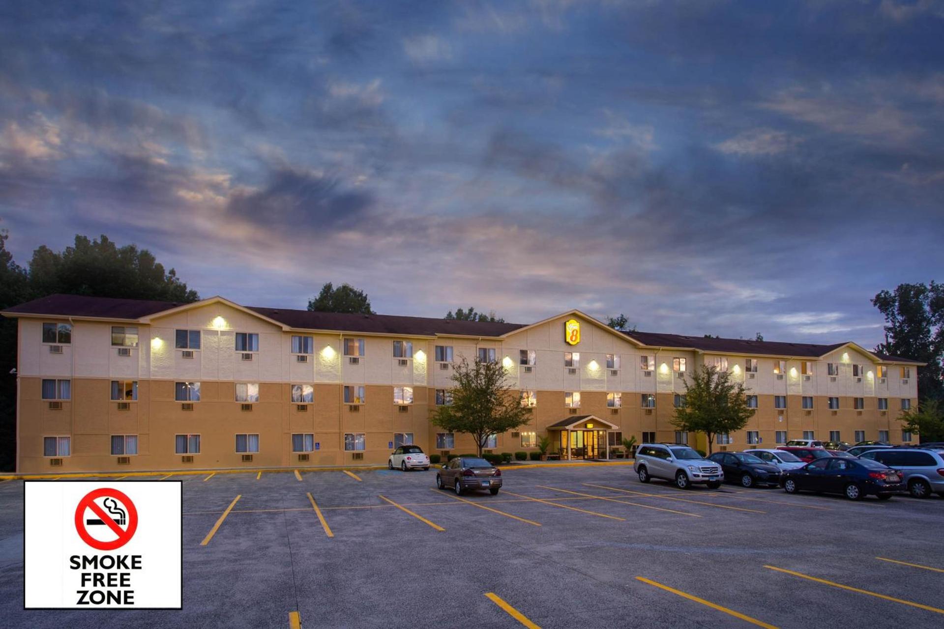 Super 8 by Wyndham Cromwell/Middletown — hotel in Cromwell