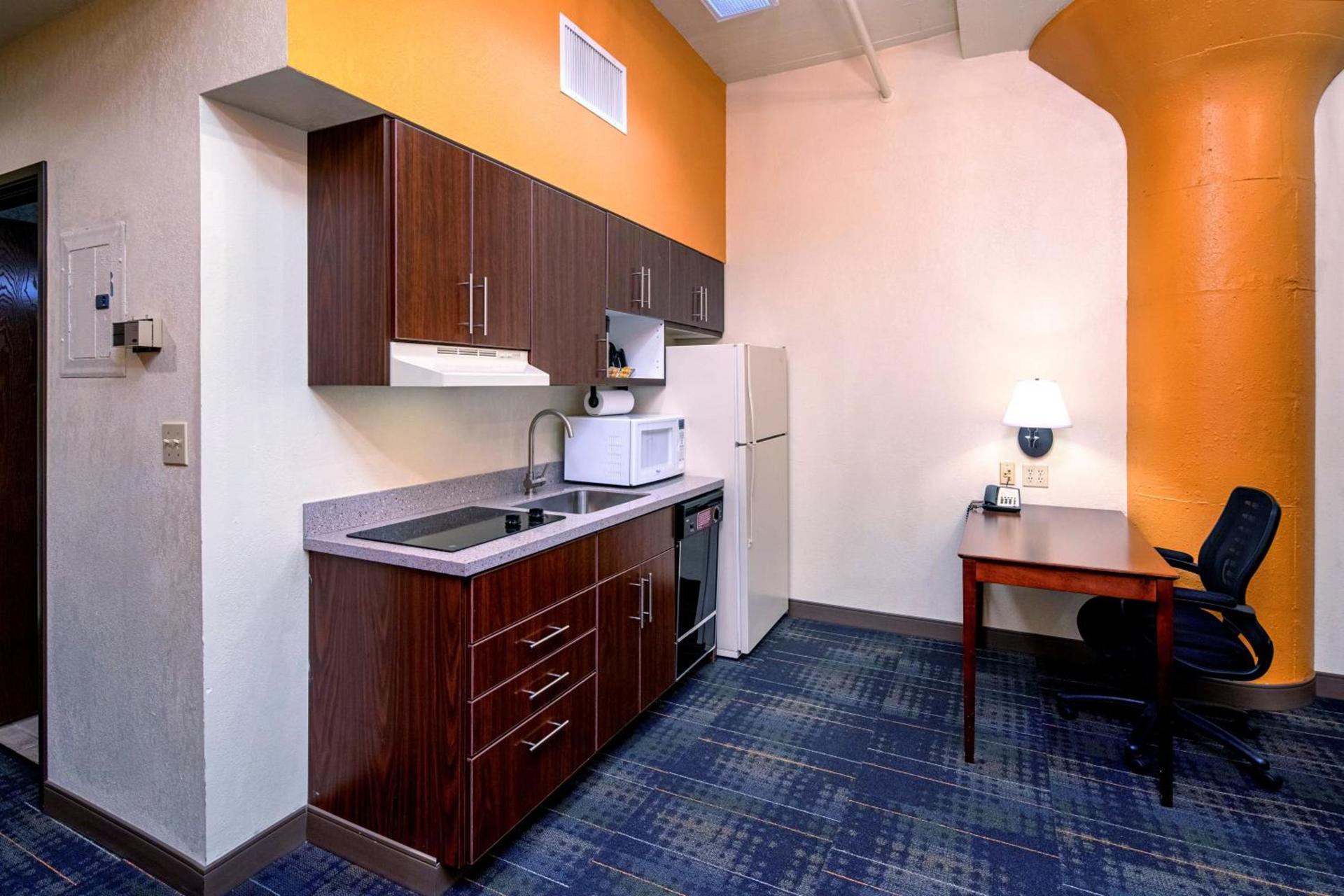 The Suites Hotel at Waterfront Plaza photo 35
