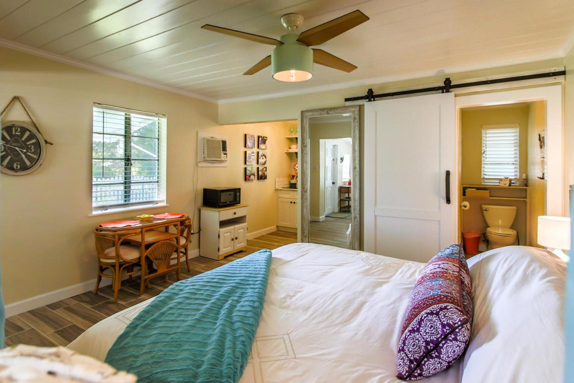 Island View Cottages Sebastian photo 8