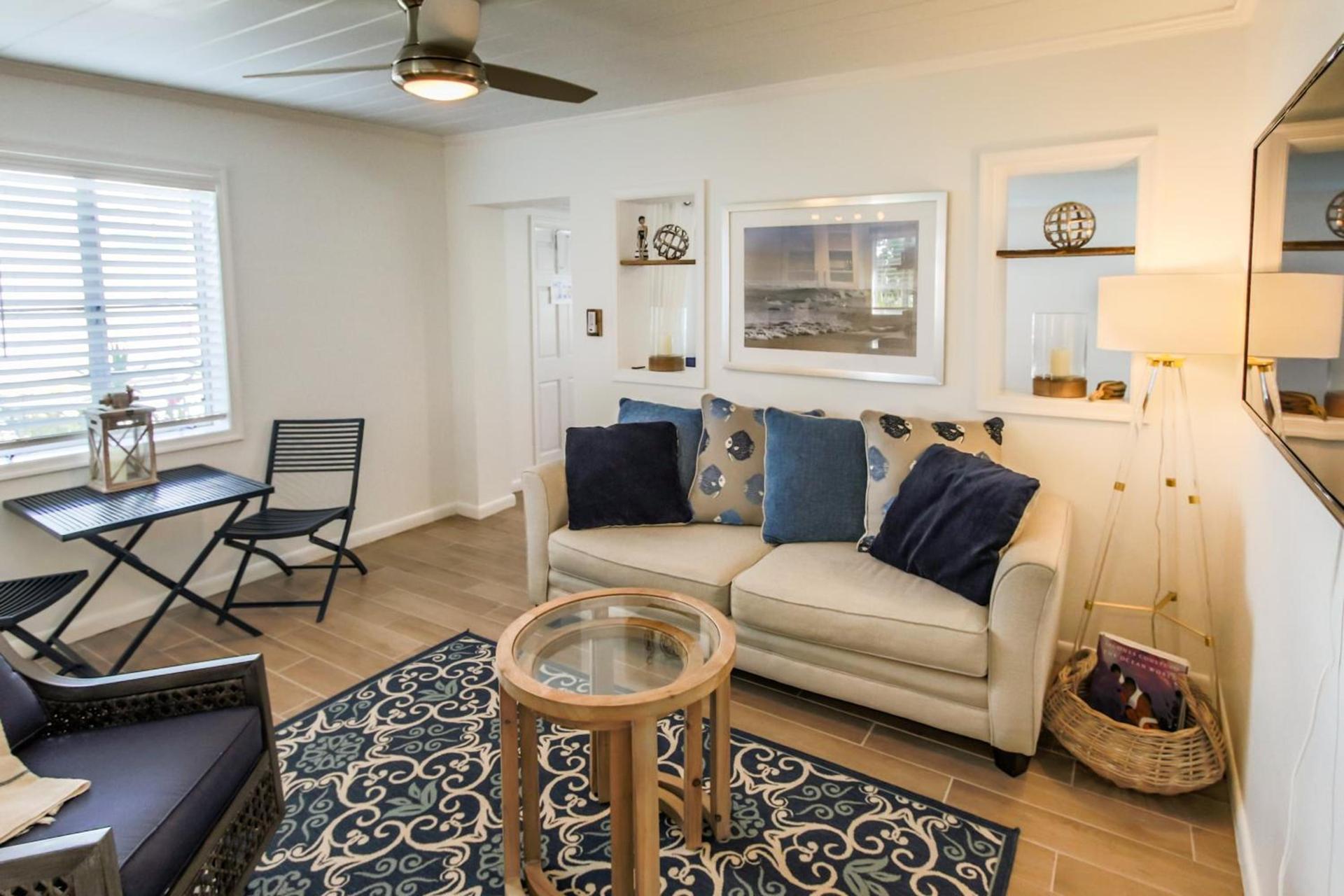 Island View Cottages Sebastian photo 16