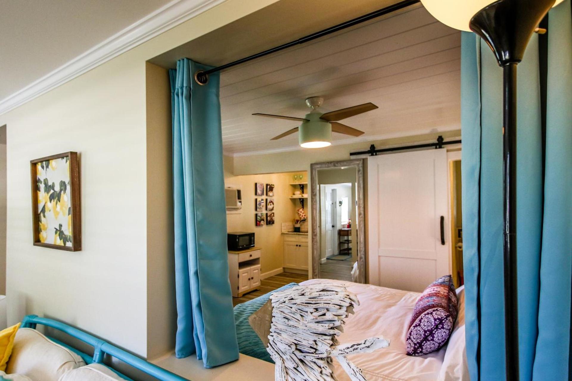 Island View Cottages Sebastian photo 9