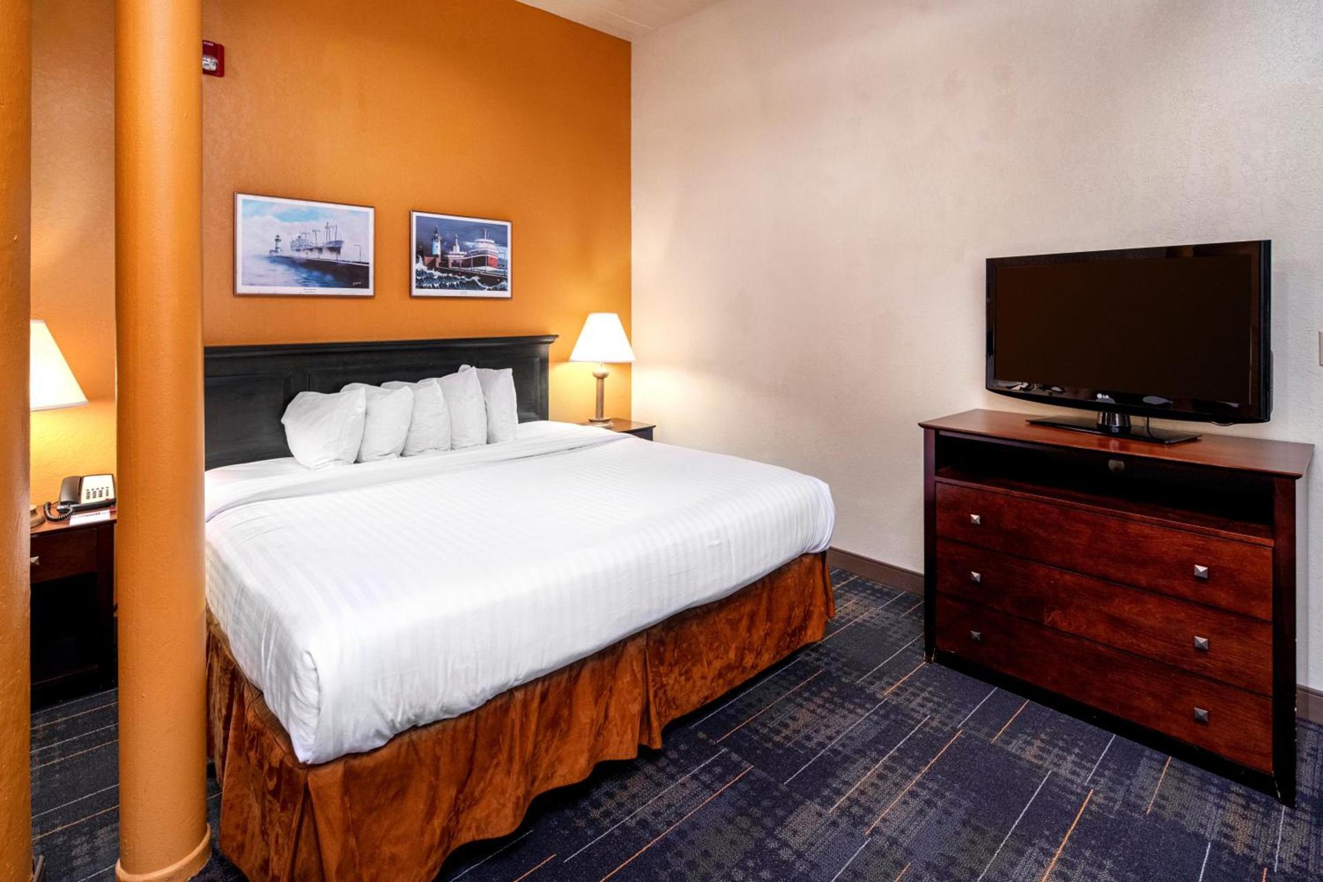 The Suites Hotel at Waterfront Plaza photo 30