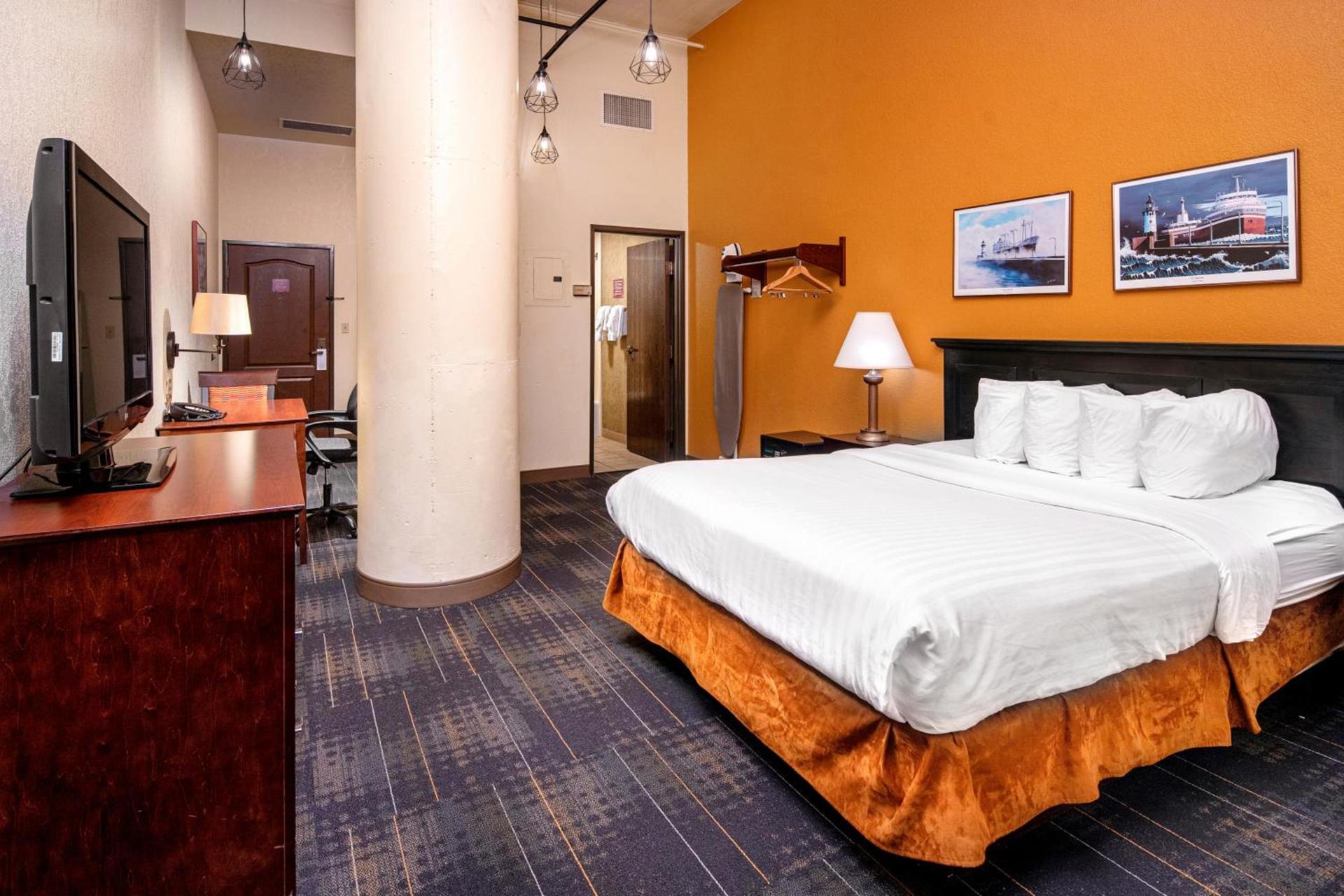 The Suites Hotel at Waterfront Plaza photo 26