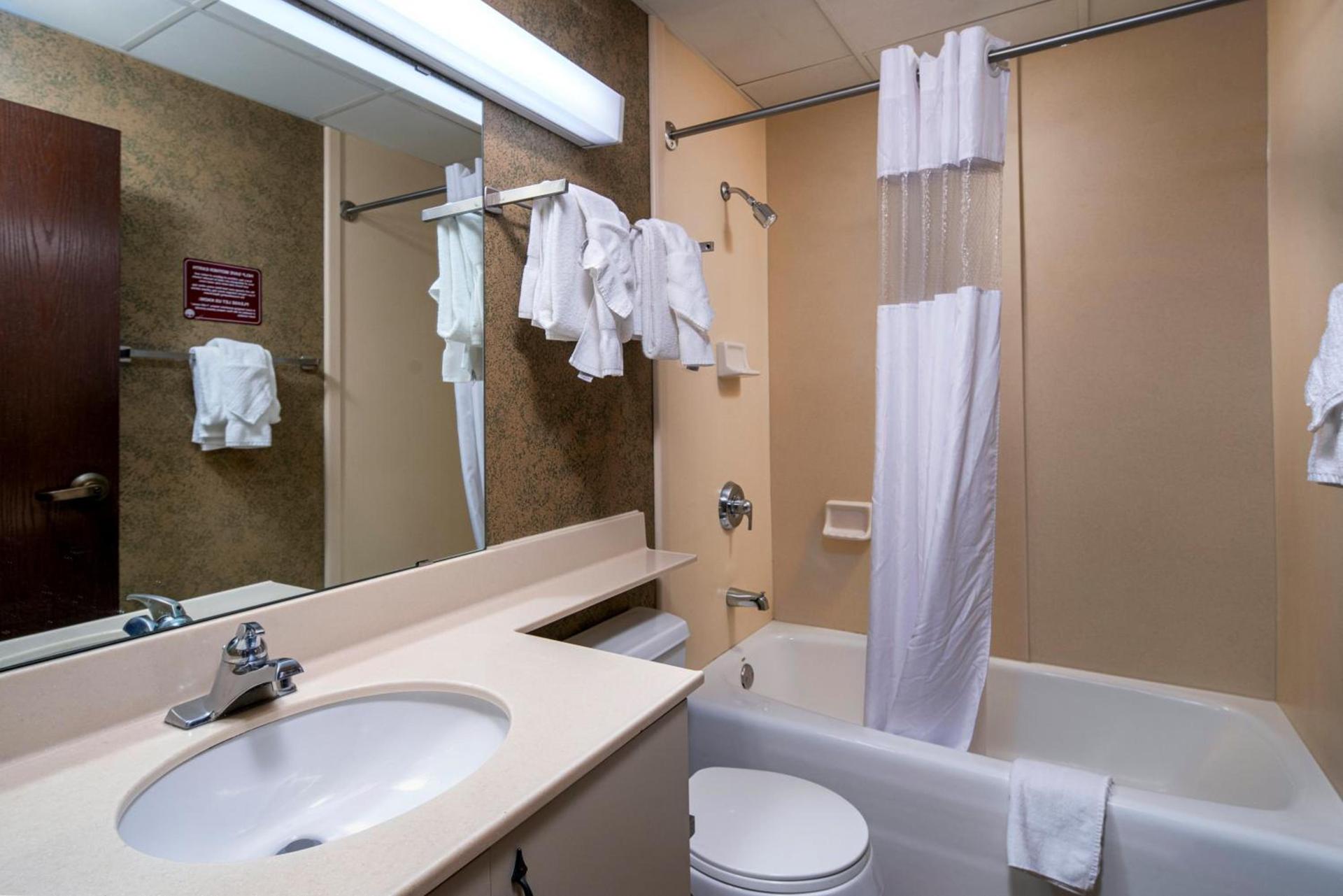 The Suites Hotel at Waterfront Plaza photo 19