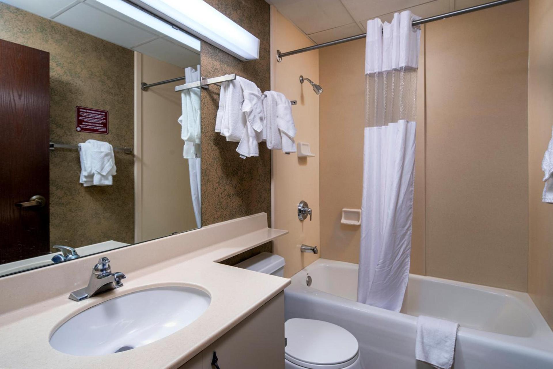 The Suites Hotel at Waterfront Plaza photo 23