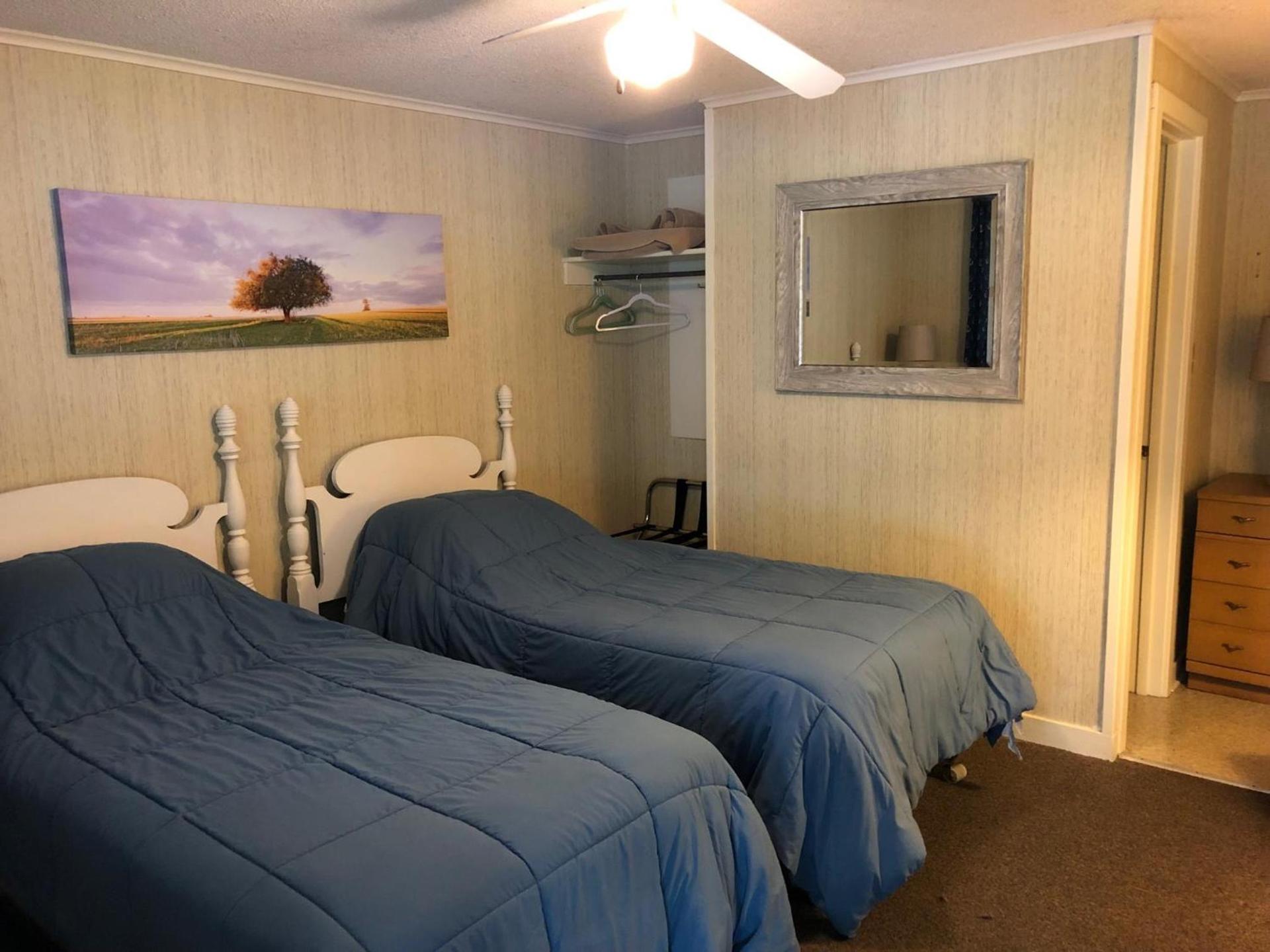 West Winds Motel & Cottages photo 84