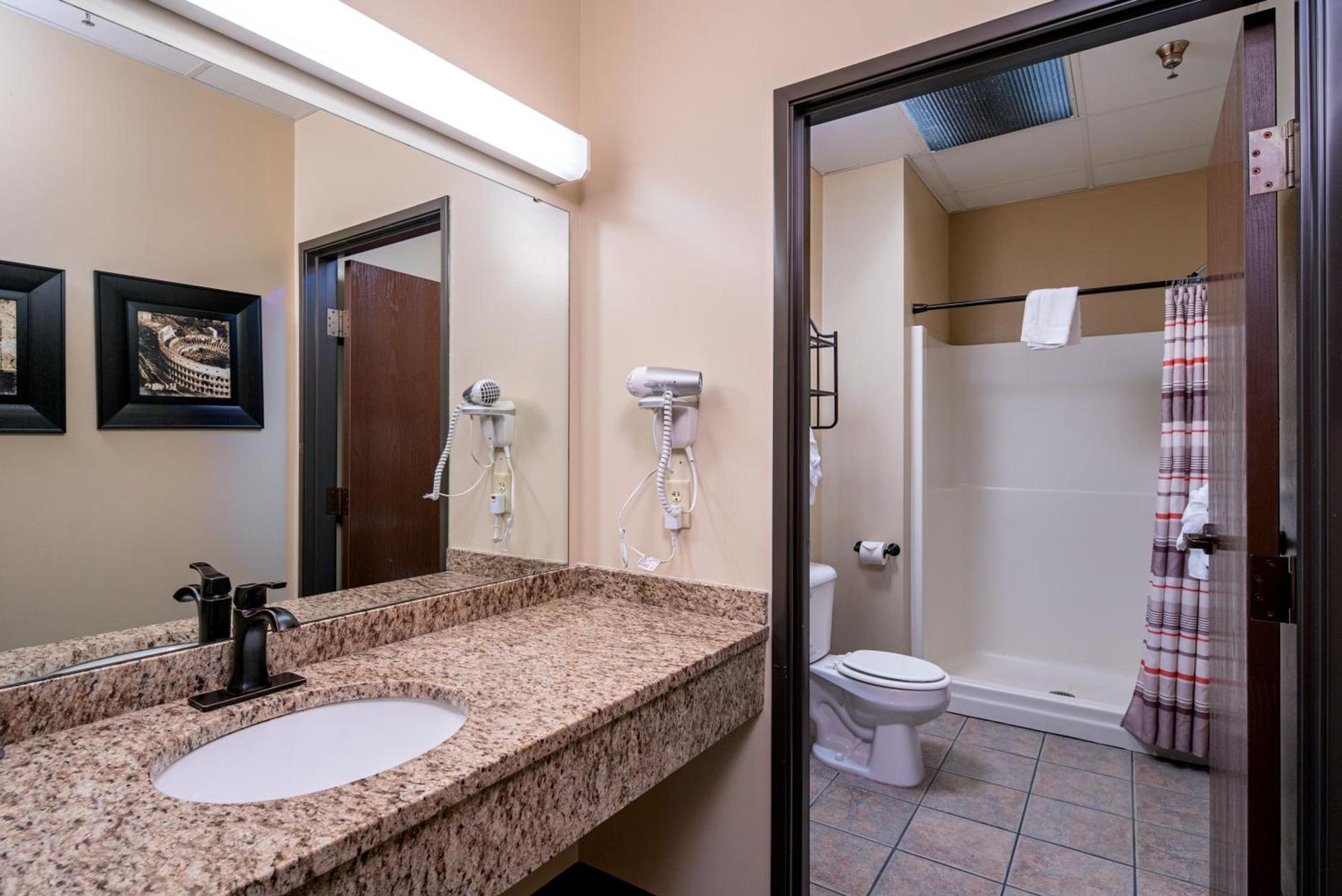 The Suites Hotel at Waterfront Plaza photo 5