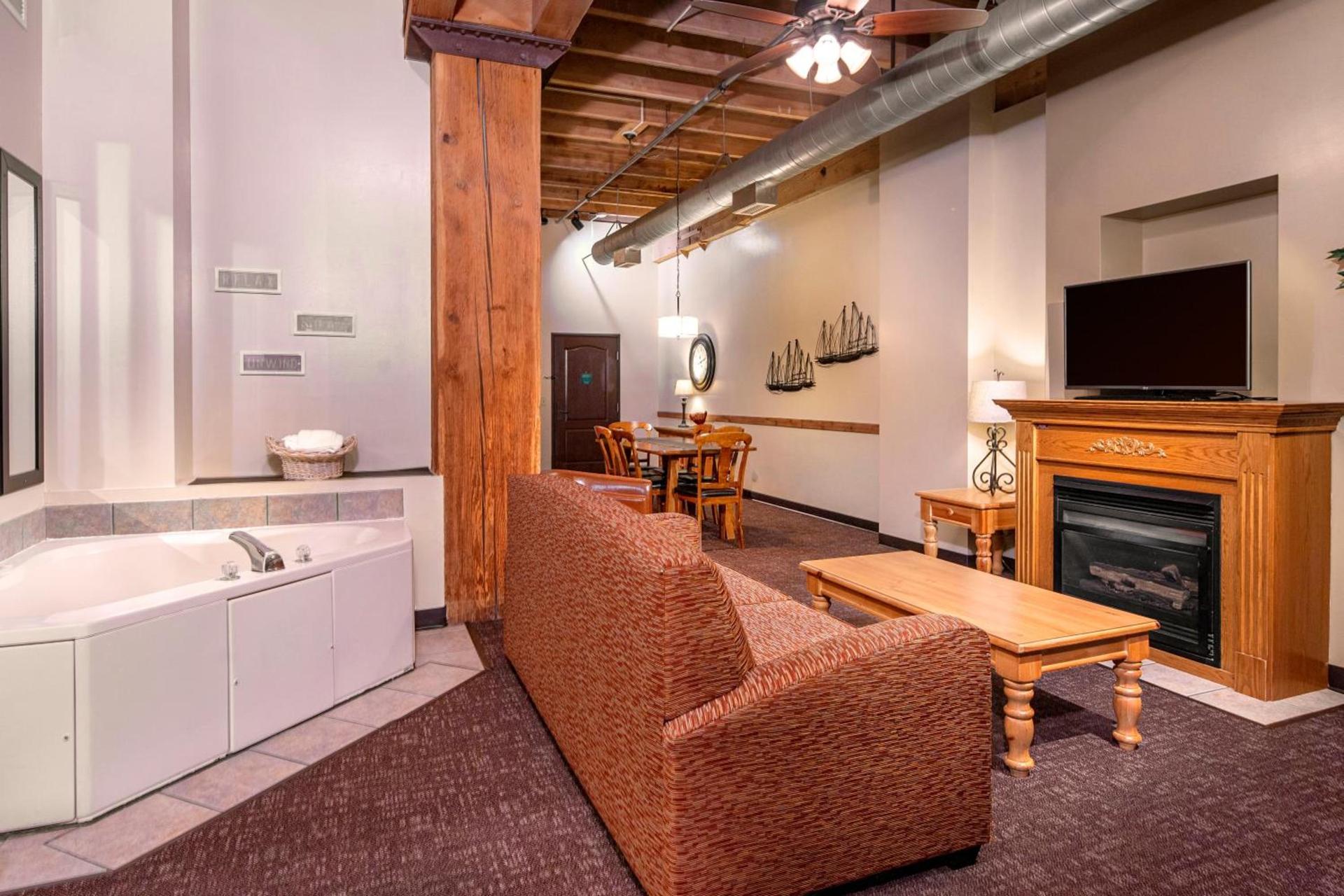 The Suites Hotel at Waterfront Plaza photo 14