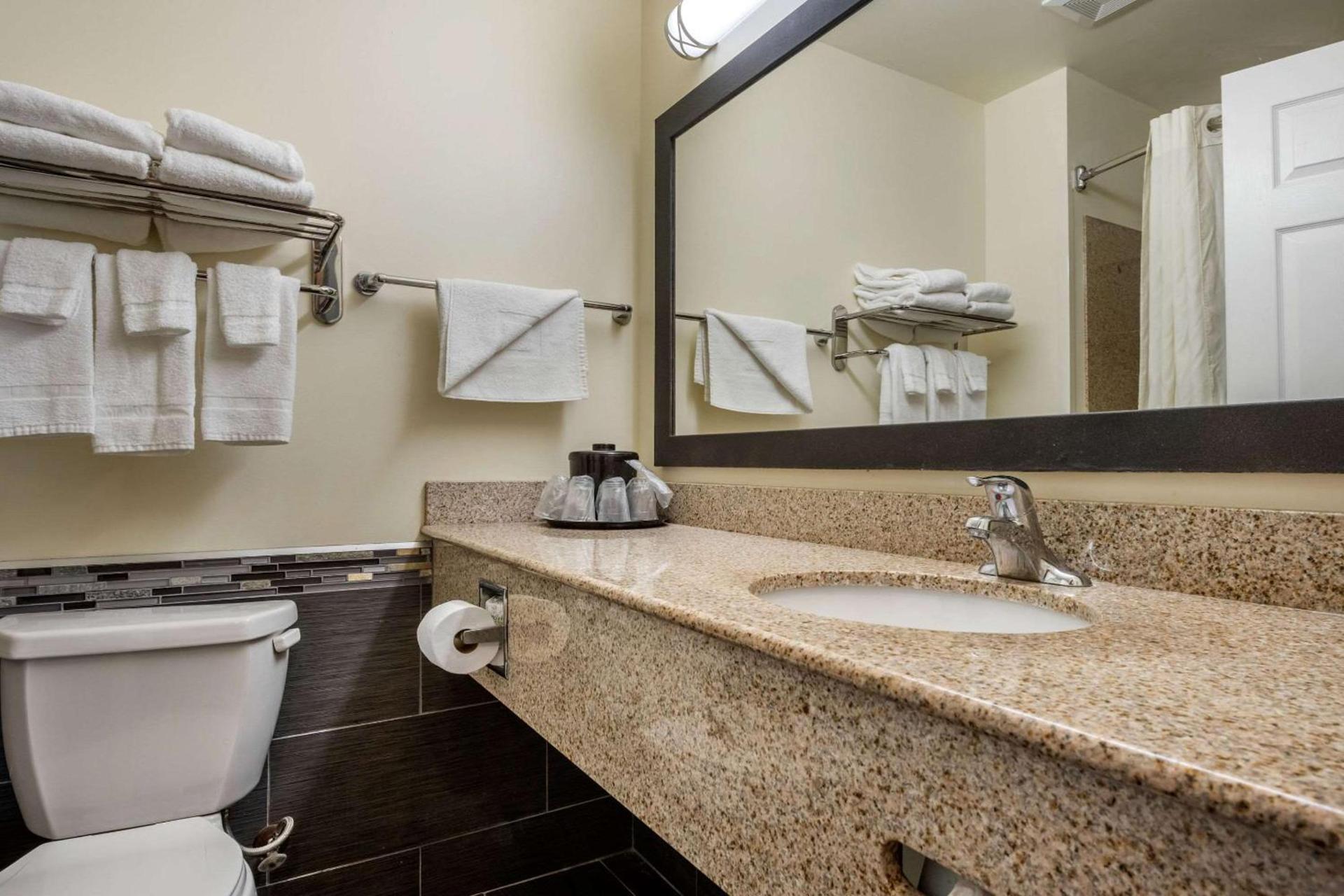 MainStay Suites Grantville - Hershey North photo 23