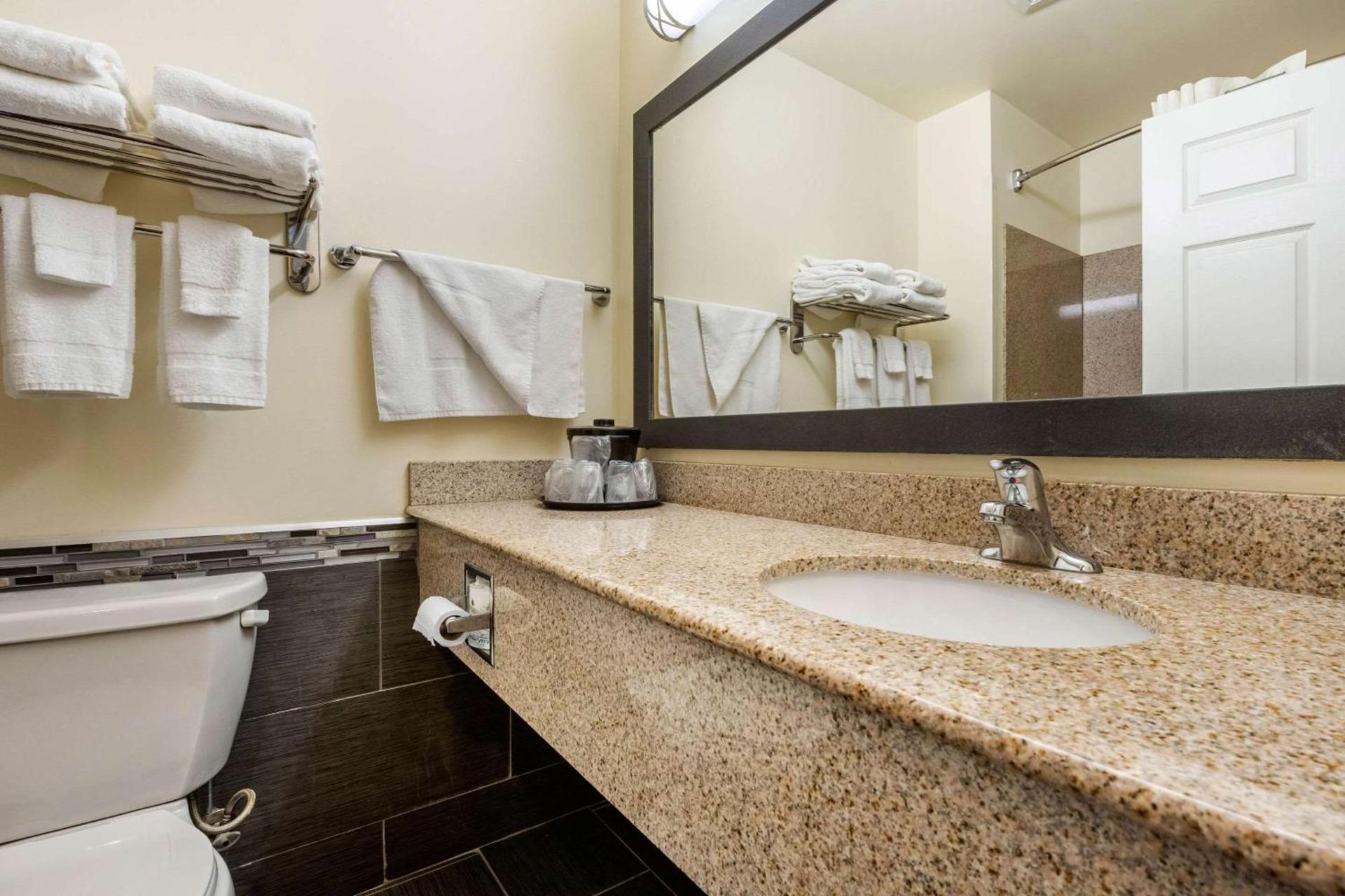 MainStay Suites Grantville - Hershey North photo 16