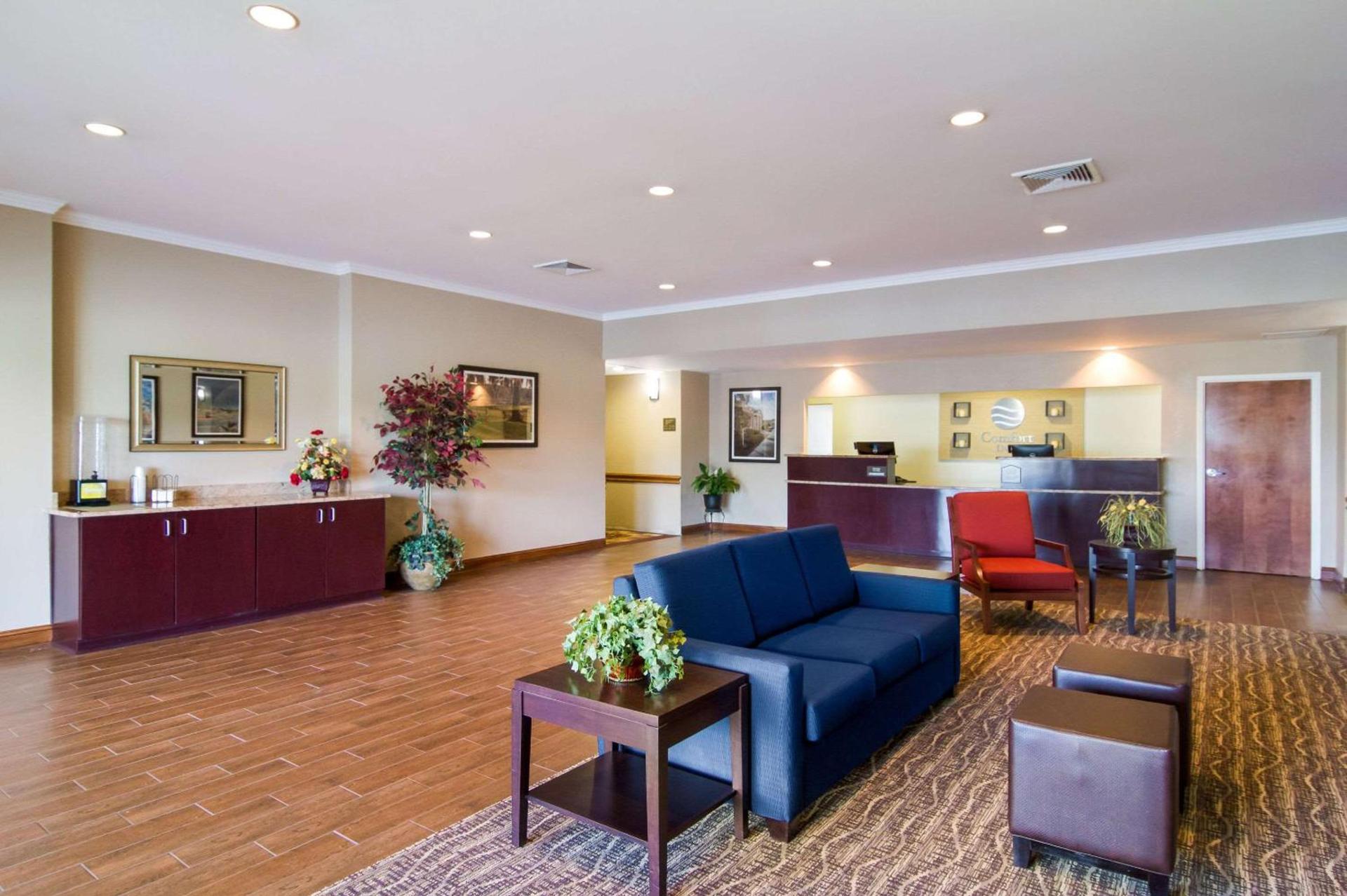 Comfort Inn Blackshear Hwy 84 photo 2