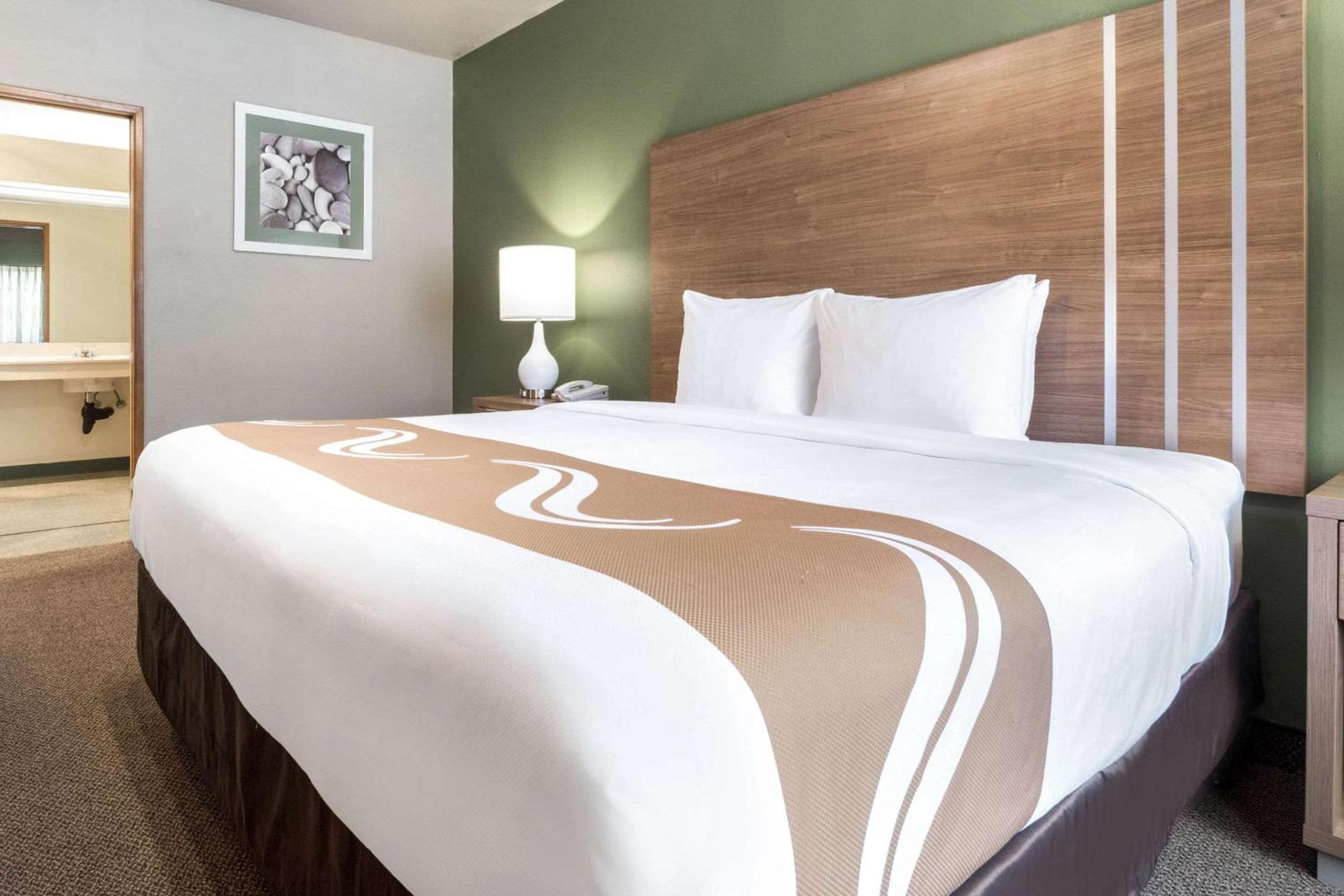 Quality Inn & Suites Bainbridge Island photo 49