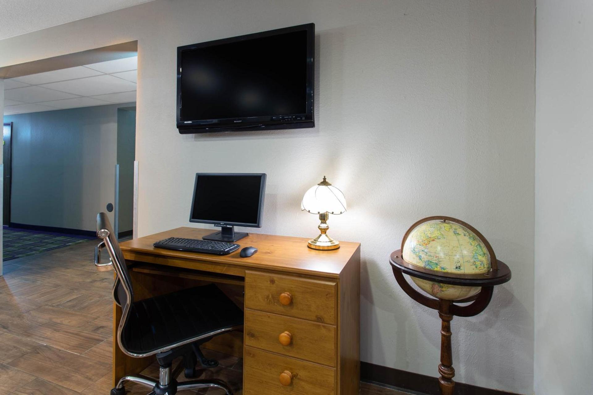 Super 8 by Wyndham Cromwell/Middletown photo 37