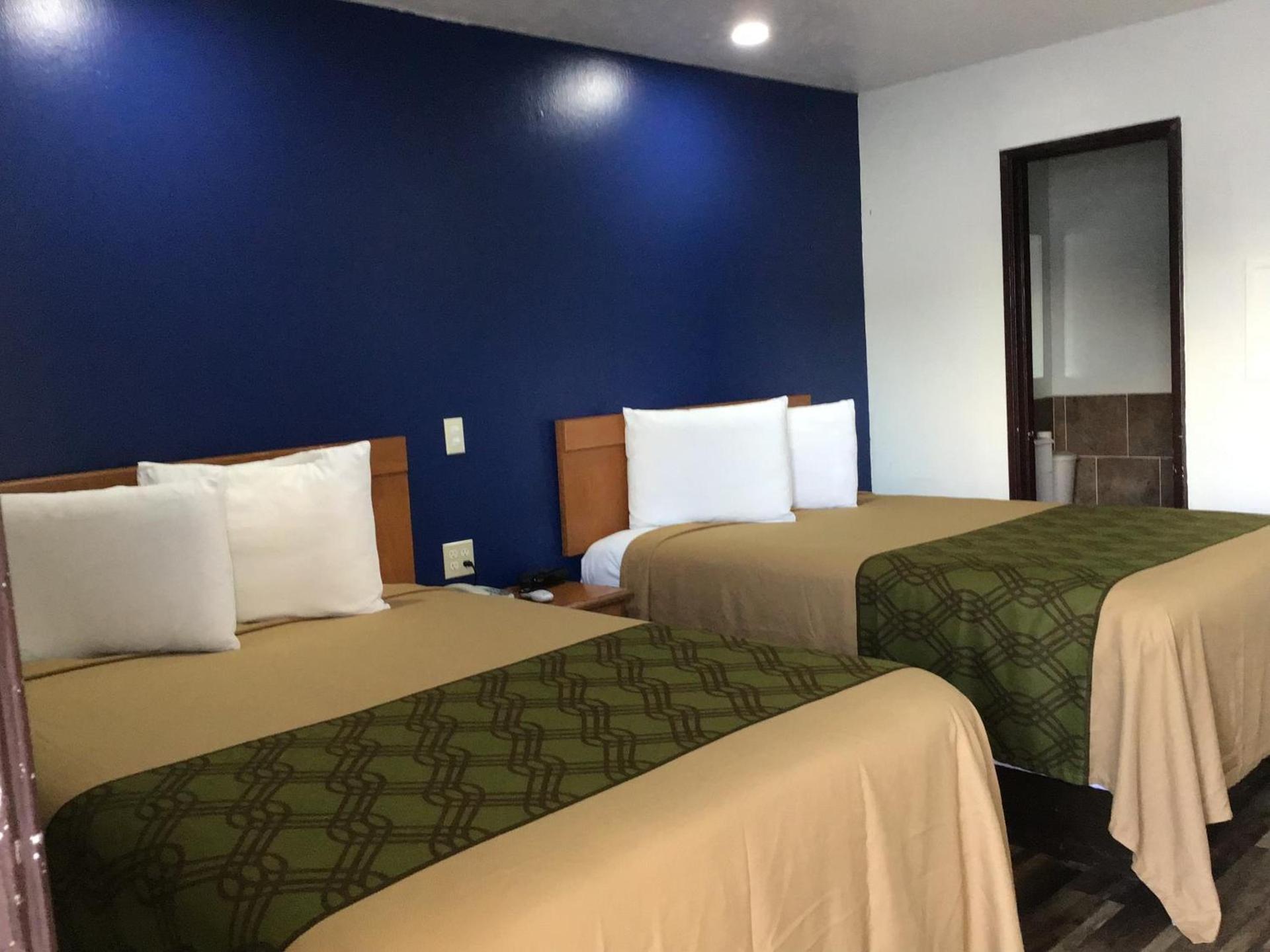 Western motel photo 26