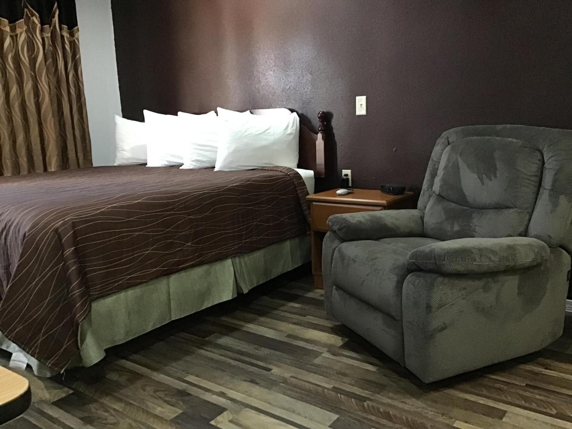 Western motel photo 25