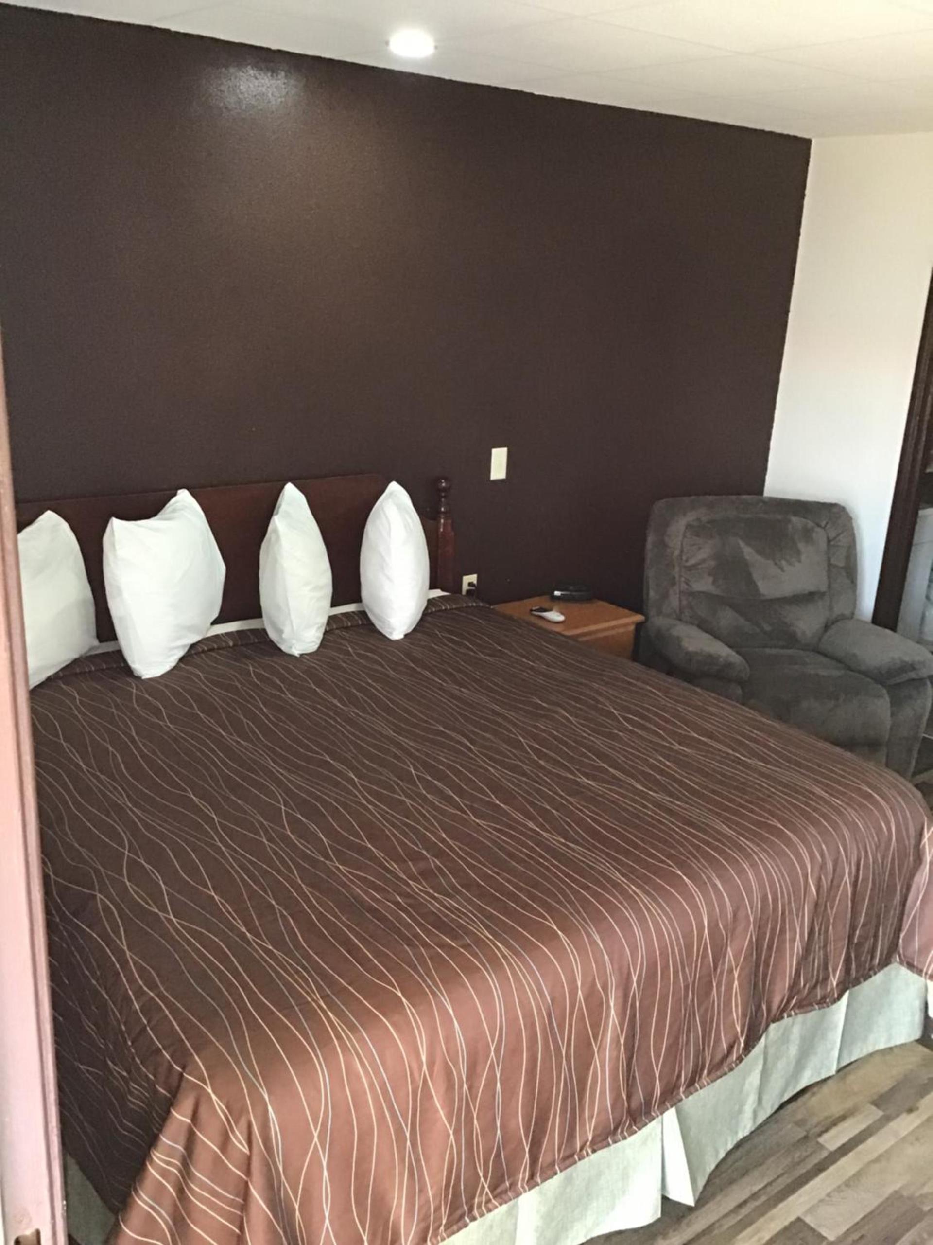 Western motel photo 23