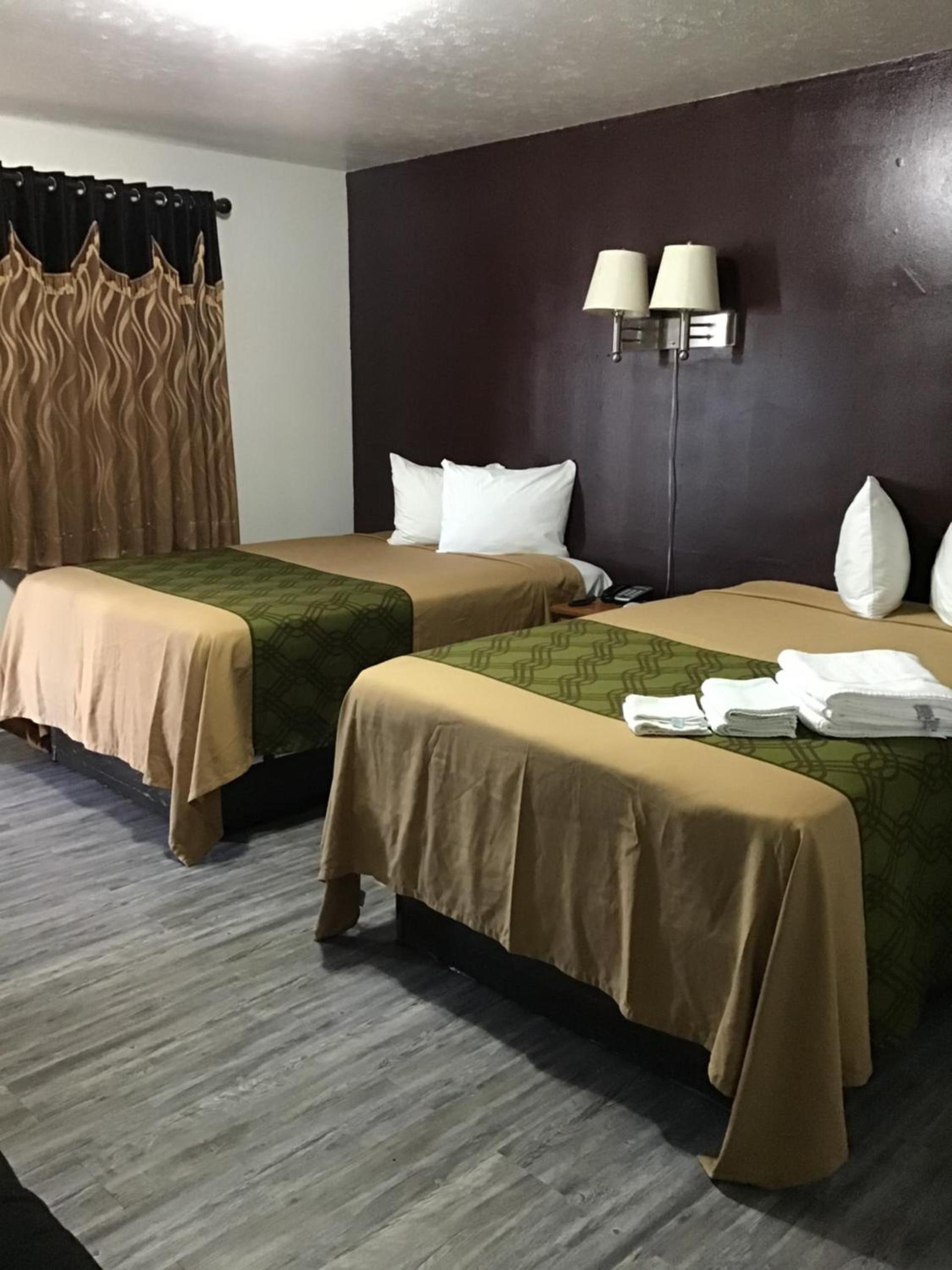 Western motel photo 22