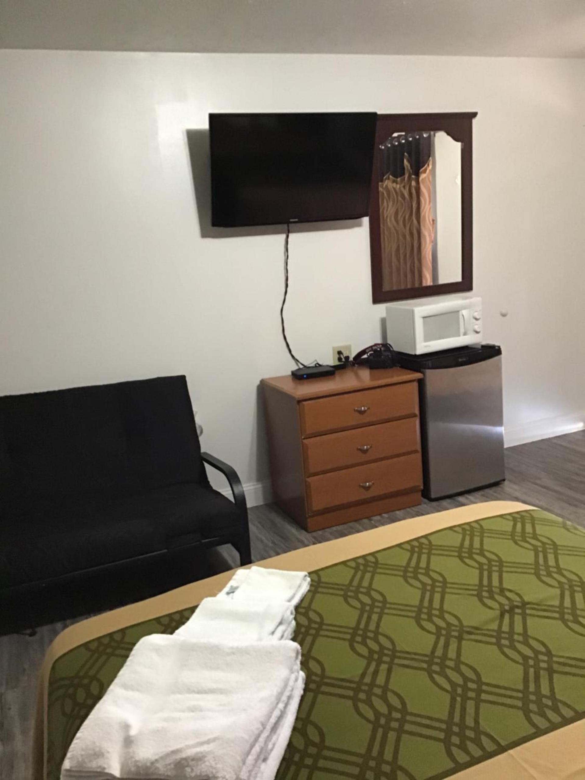 Western motel photo 16